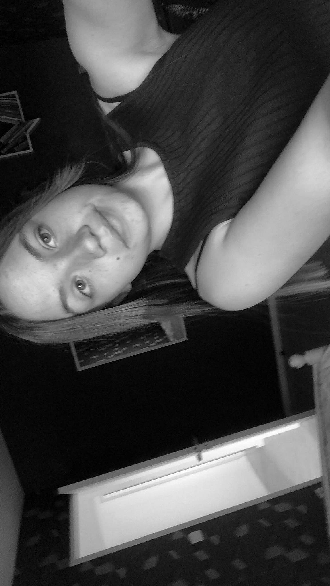 Ileana participe au concours pour gagner de l'argent avec cette photo : black, black_and_white, chest, child, comfort, elbow, eye, eyebrow, flash_photography, fun, gesture, hairstyle, human_leg, joy, lip, monochrome, monochrome_photography, neck, person, room