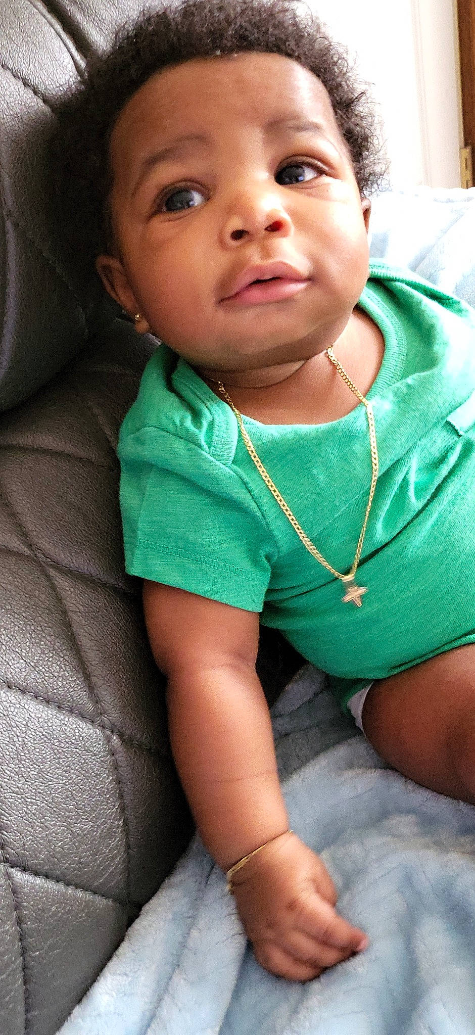 Honor is registered to the contest to win money with this photo: black_hair, cheek, chin, cool, elbow, eye, flash_photography, green, happy, head, human_body, lip, mouth, neck, nose, person, shoulder, skin, sleeve, t_shirt