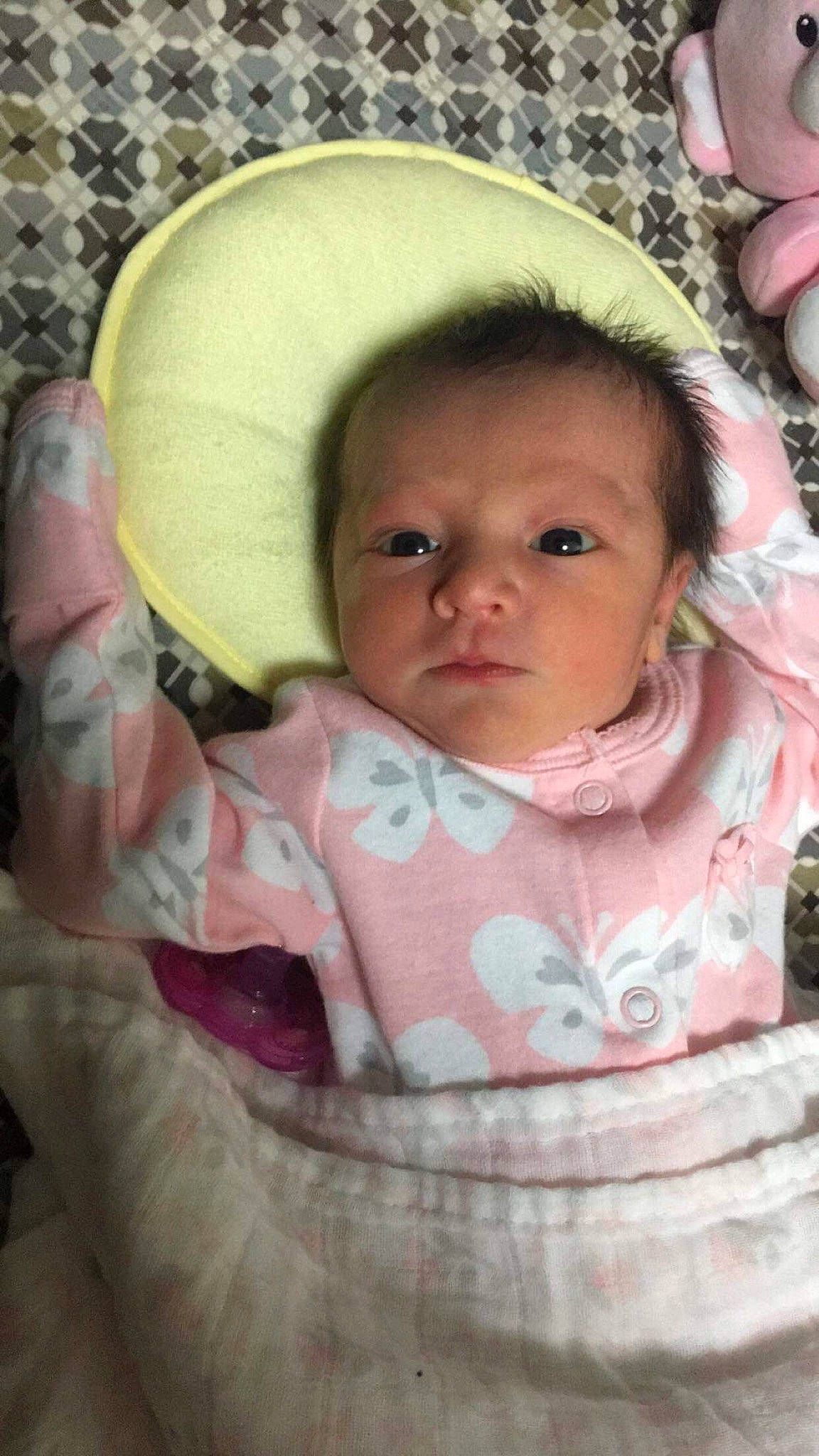 Nea is registered to the contest to win money with this photo: baby, cheek, child, eye, person, pink, skin, toddler