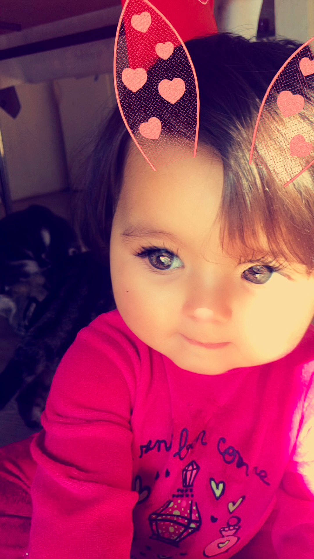 Illyana a rejoint le concours — aidez-le/la à gagner de superbes lots ! black_hair, cheek, child, cool, eye, eyebrow, face, forehead, girl, hair_accessory, head, human_hair_color, lip, nose, organ, person, pink, red, skin, smile