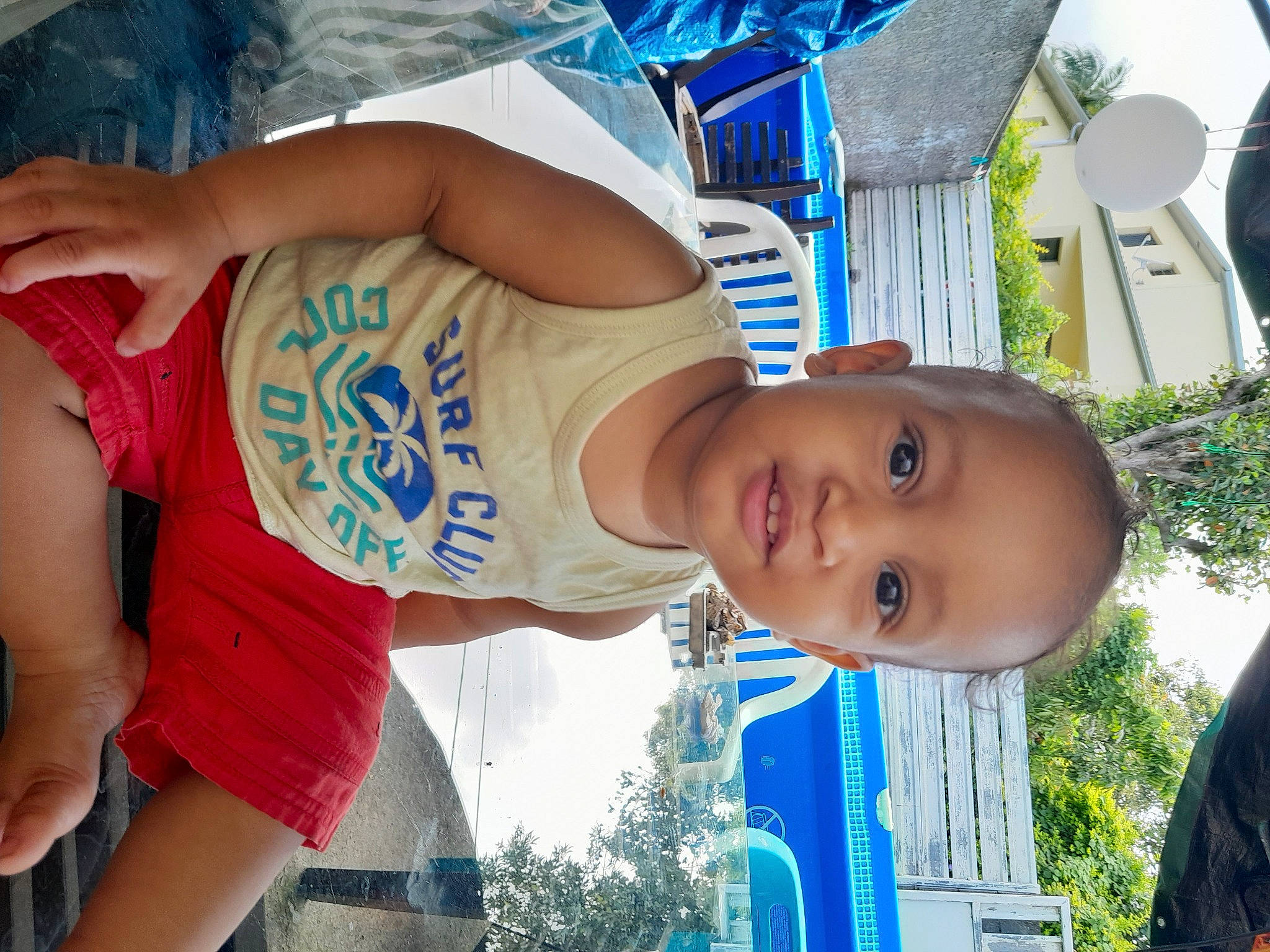 Nolan a rejoint le concours — aidez-le/la à gagner de superbes lots ! blue, child, cool, elbow, electric_blue, fun, happy, hat, leisure, light, mouth, person, photograph, smile, snapshot, summer, t_shirt, tree, water, window