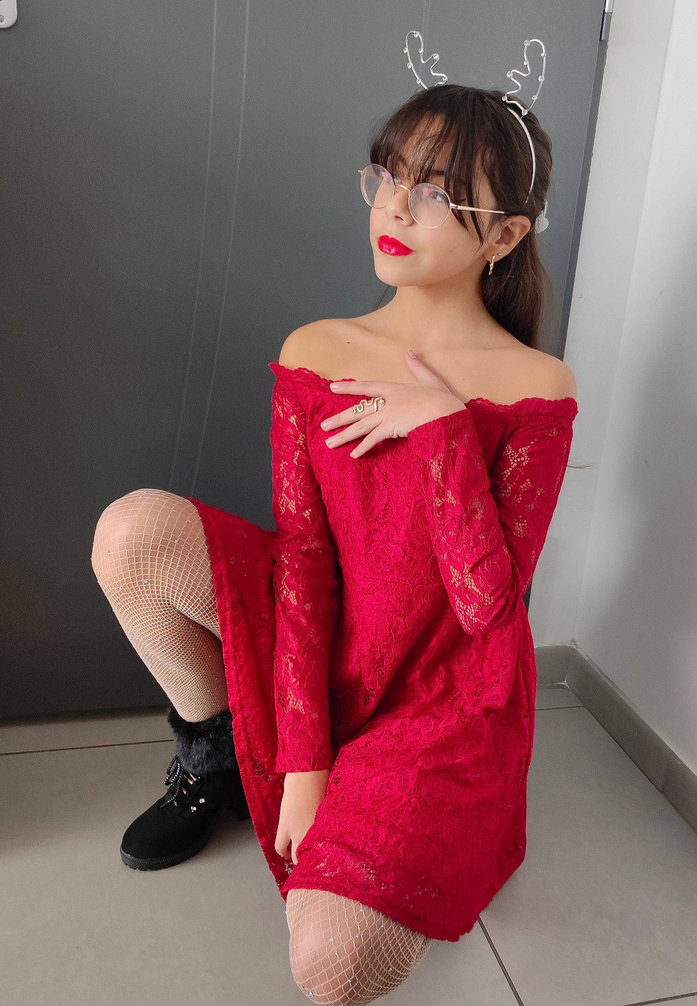 Enola participe au concours pour gagner de l'argent avec cette photo : black_hair, day_dress, eyelash, fashion_design, fashion_model, flash_photography, human_leg, joint, knee, lip, long_hair, magenta, neck, one_piece_garment, person, pink, shoulder, sleeve, thigh, trunk