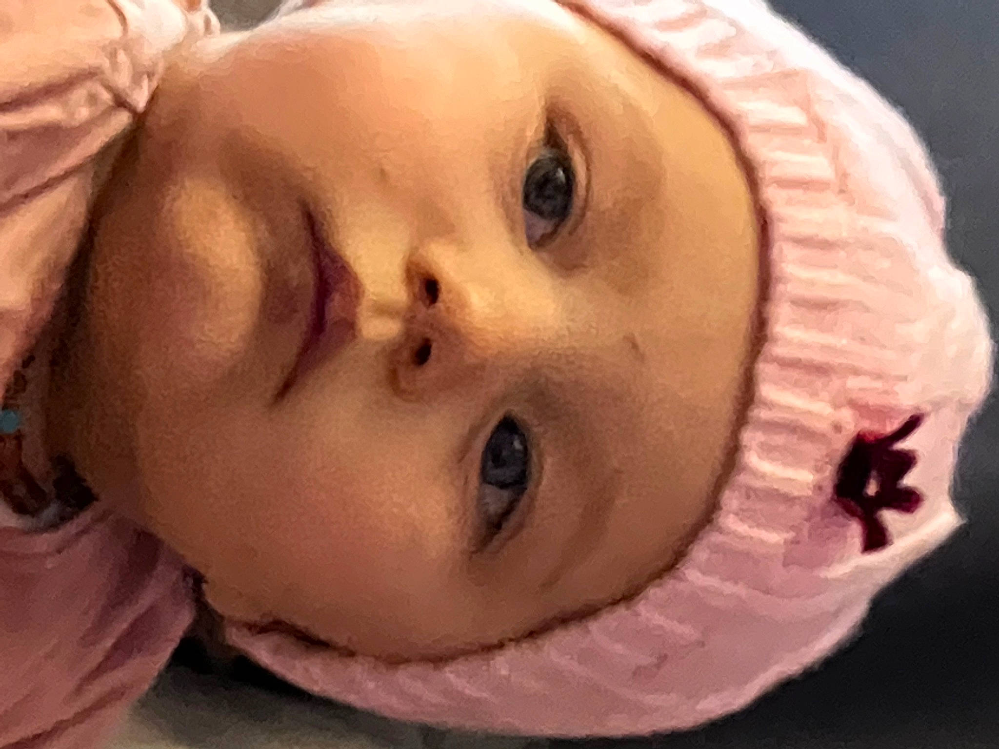 Elya a rejoint le concours — aidez-le/la à gagner de superbes lots ! baby, cheek, chin, close_up, ear, eye, eyebrow, eyelash, forehead, fun, happy, headgear, headwear, iris, lip, mouth, neck, nose, person, skin