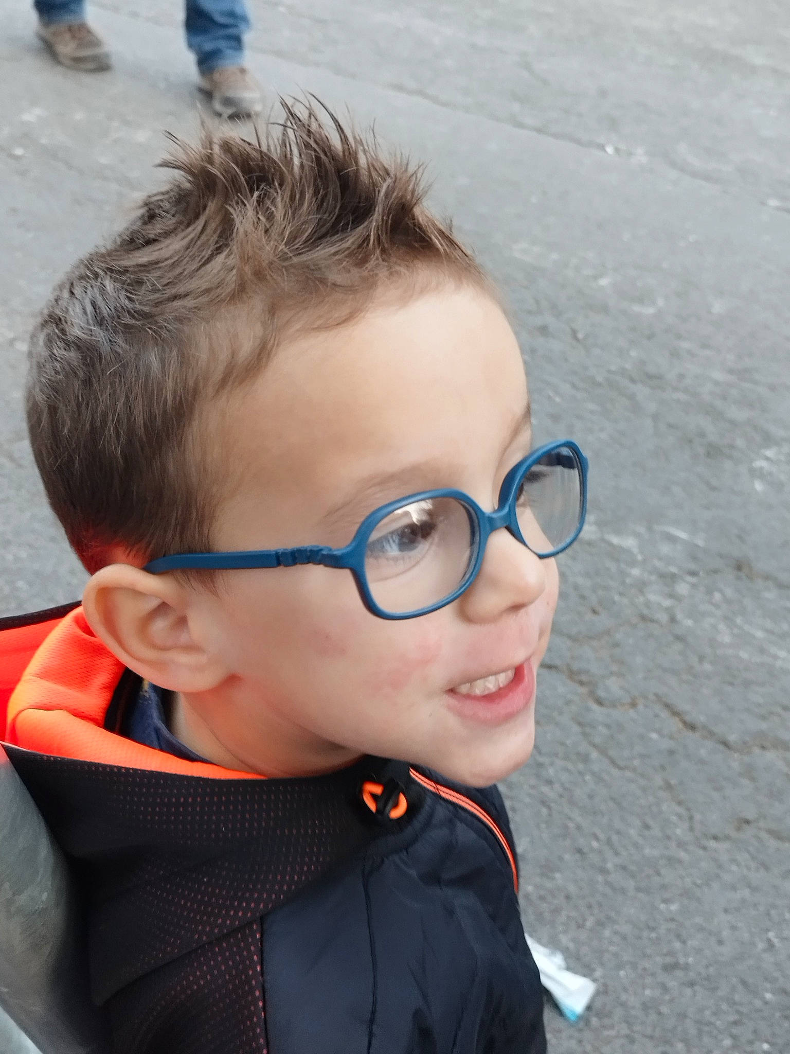 Melvyn a rejoint le concours — aidez-le/la à gagner de superbes lots ! blue, chin, electric_blue, eyebrow, eyewear, forehead, fun, glasses, goggles, hairstyle, happy, leisure, lip, neck, nose, person, personal_protective_equipment, smile, sunglasses, toddler