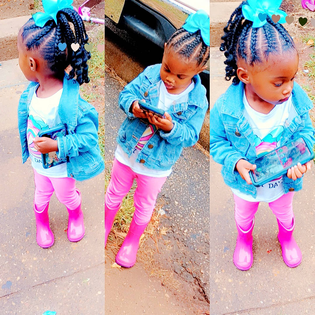 Dearra joined the competition — help win amazing prizes! baby_toddler_clothing, blue, child, fashion_accessory, fun, green, happy, headgear, headwear, leisure, magenta, pattern, person, photograph, pink, product, purple, sitting, sleeve, snapshot