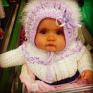 Romy is registered to the contest to win money with this photo: