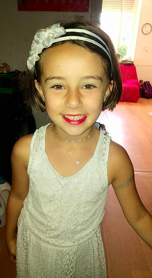 Natasha participe au concours pour gagner de l'argent avec cette photo : beauty, child, child_model, eyebrow, face, fashion_accessory, forehead, hair, hair_accessory, hairstyle, head, headband, headgear, headpiece, joy, lip, long_hair, nose, person, skin