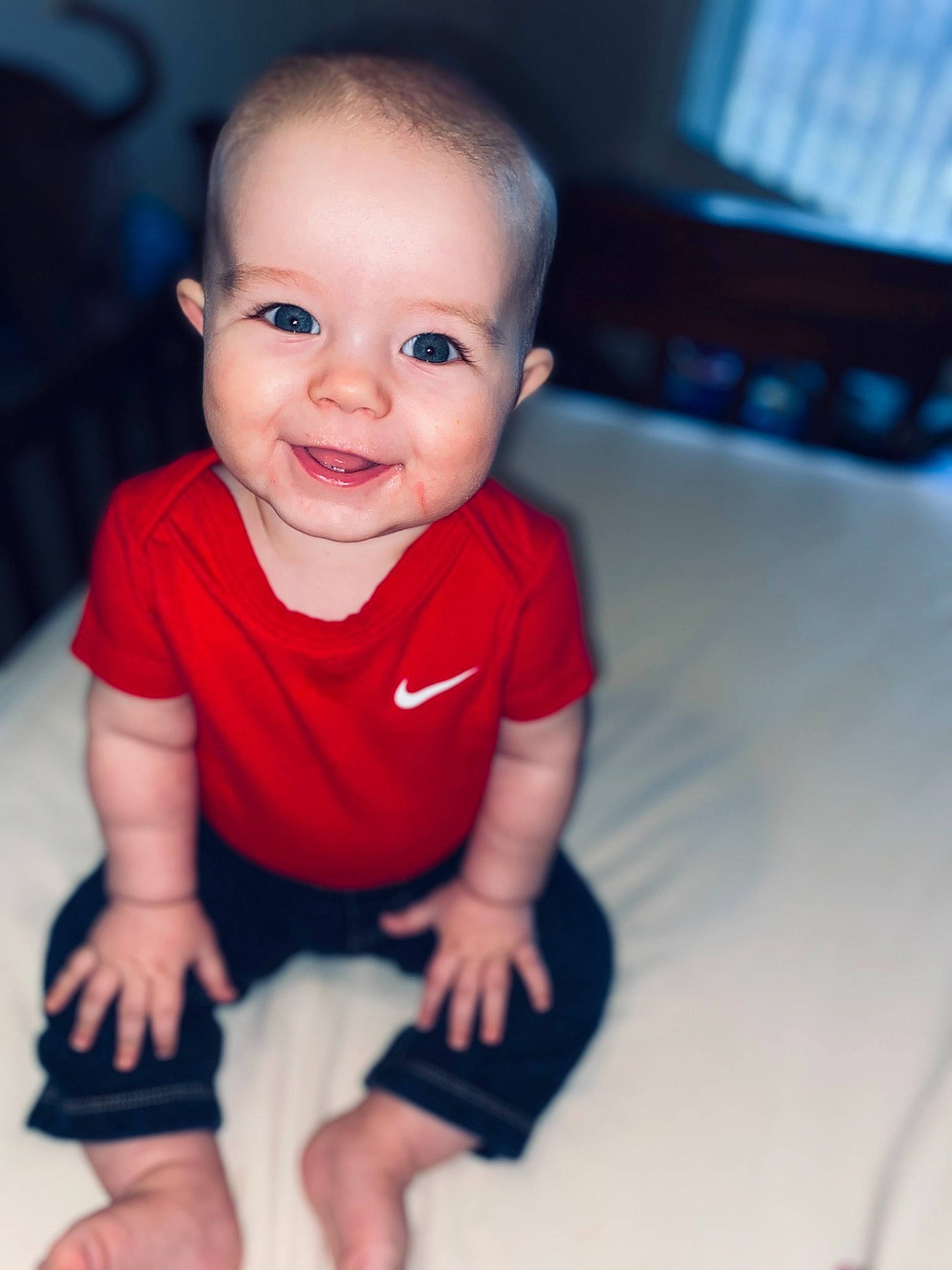 Legend is registered to the contest to win money with this photo: baby, baby_toddler_clothing, cheek, child, comfort, eye, face, finger, flash_photography, floor, flooring, happy, head, iris, joy, mouth, person, skin, sleeve, smile