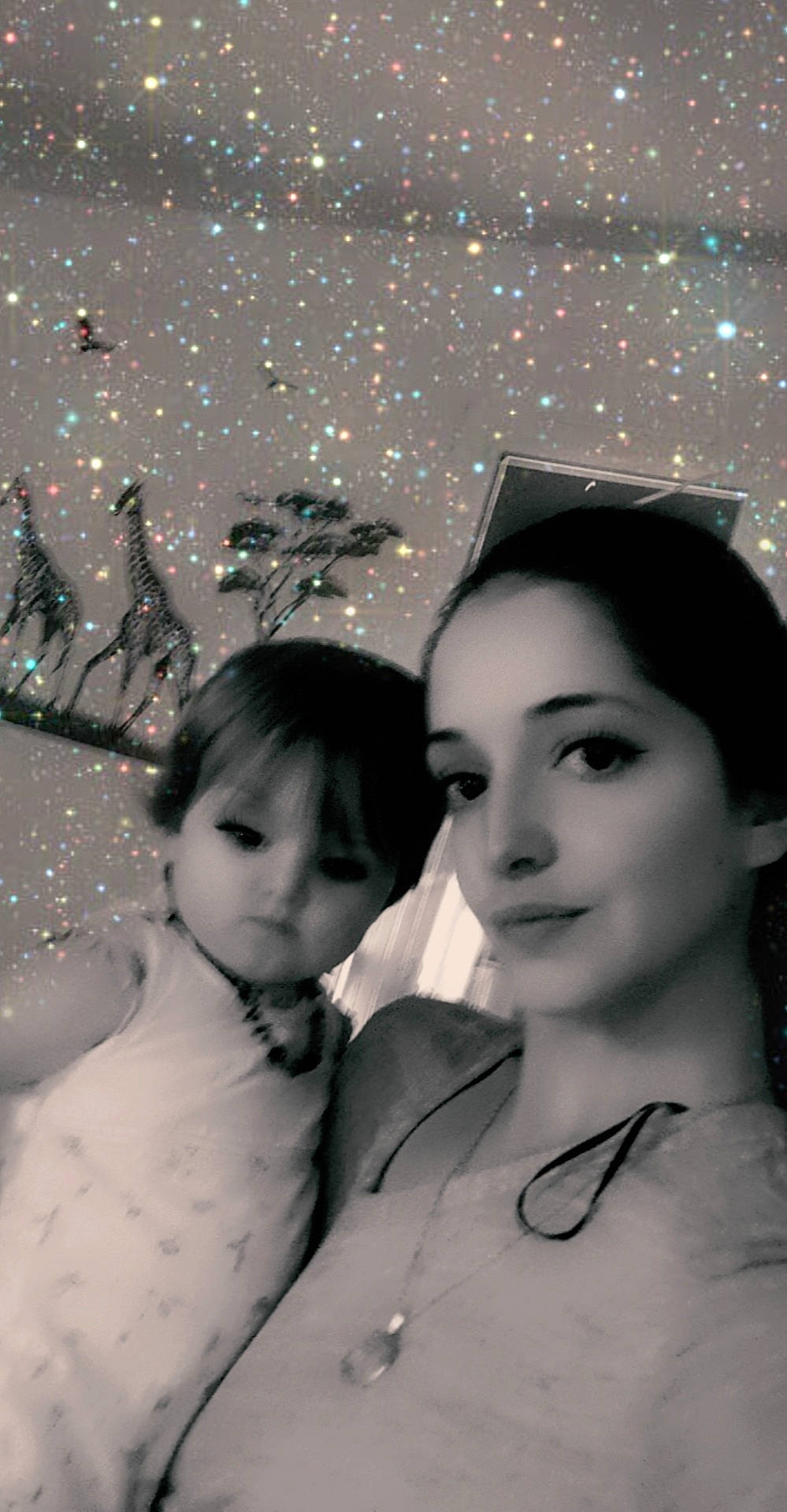 Léna participe au concours pour gagner de l'argent avec cette photo : black_and_white, child, fun, gesture, love, monochrome, person, photograph, photography, smile, snapshot, space