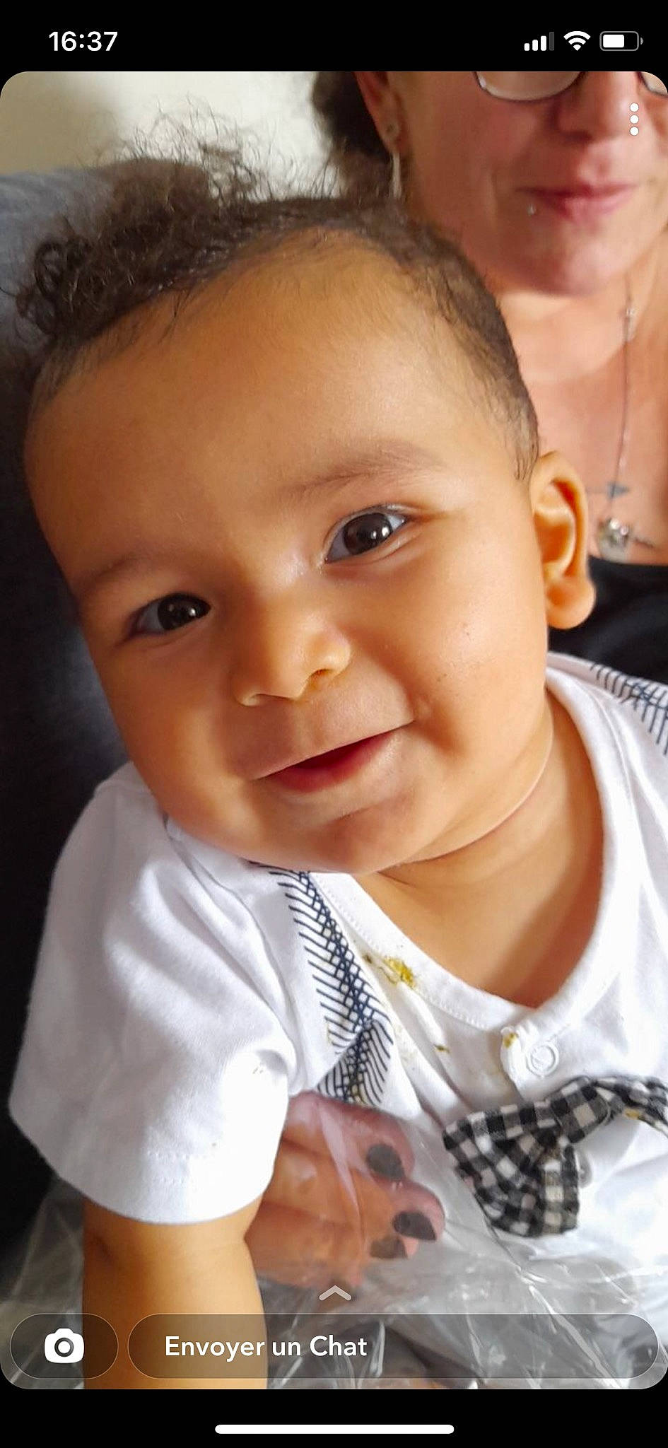 Thony a rejoint le concours — aidez-le/la à gagner de superbes lots ! baby, baby_toddler_clothing, cheek, chin, collar, dress_shirt, ear, eyebrow, eyelash, gesture, happy, iris, joy, lip, mouth, neck, nose, person, skin, sleeve