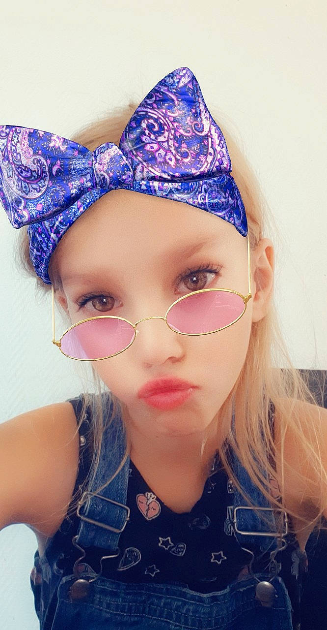 Cheridene participe au concours pour gagner de l'argent avec cette photo : bandana, beauty, blue, doll, eye, fashion_accessory, girl, hair_accessory, hair_coloring, headgear, headpiece, headwear, lip, person, purple