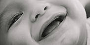 Maël a rejoint le concours — aidez-le/la à gagner de superbes lots ! baby, black_and_white, cheeks, child, close_up, cute, emotion, expression, eyelashes, face, happy, hat, infant, joy, knit_hat, mouth, portrait, skin, smiling, soft_light