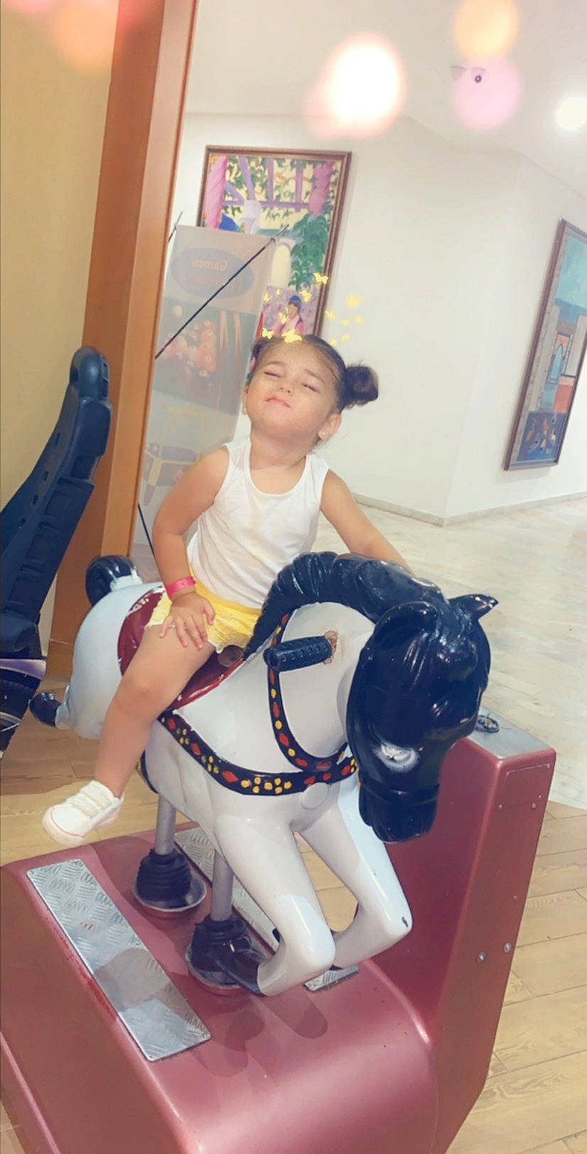 Jenna participe au concours pour gagner de l'argent avec cette photo : fawn, person, recreation