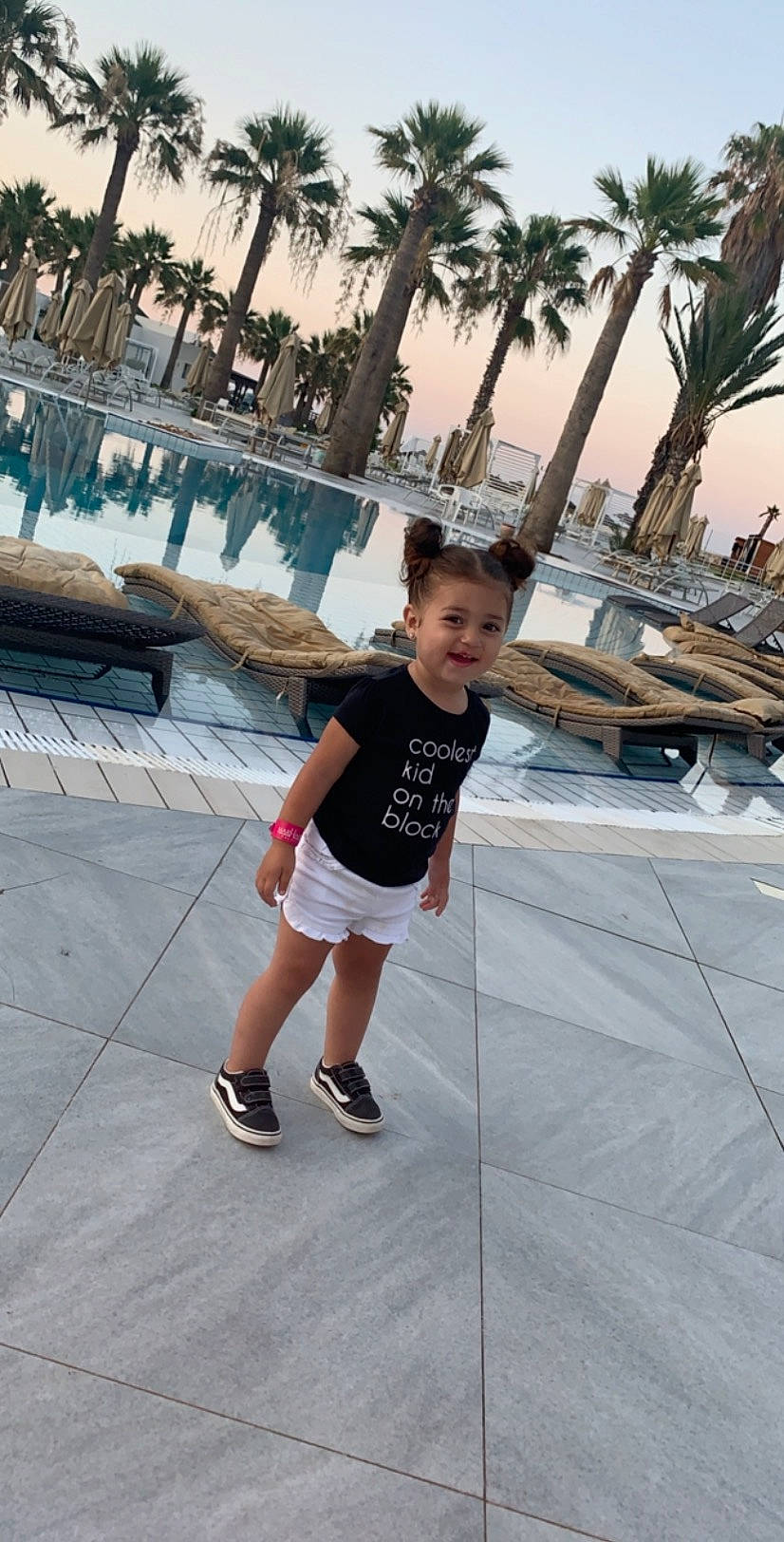 Jenna a rejoint le concours — aidez-le/la à gagner de superbes lots ! child, fun, joy, leisure, person, vacation