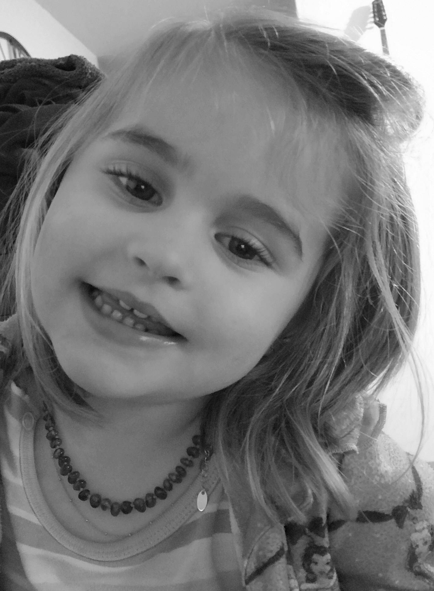 Lena a rejoint le concours — aidez-le/la à gagner de superbes lots ! black, black_and_white, cheek, eye, eyebrow, eyelash, face, facial_expression, flash_photography, happy, head, iris, jaw, joy, lip, mouth, nose, person, skin, smile