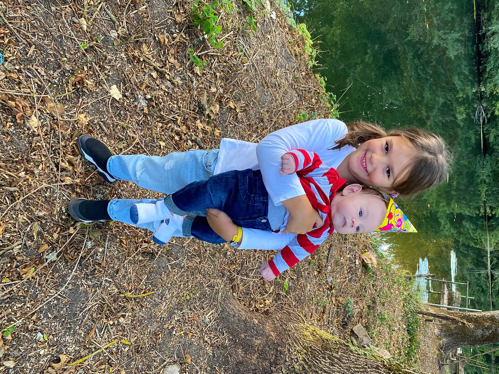 Denissa participe au concours pour gagner de l'argent avec cette photo : child, fun, grass, joy, leaf, person, plant, play, soil, toddler, tree
