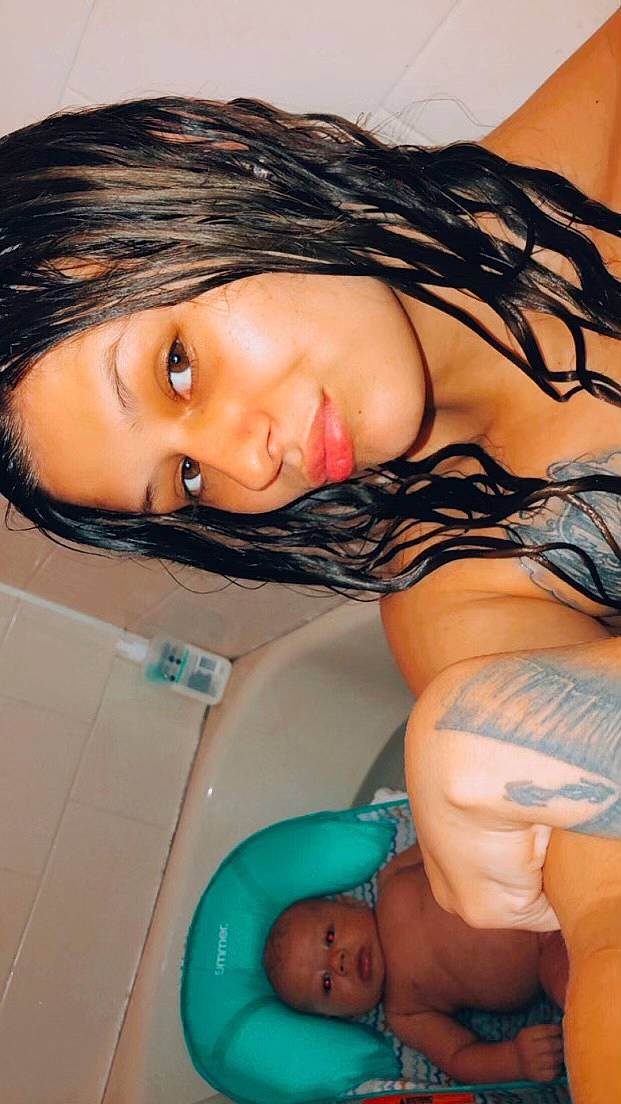 Cash is registered to the contest to win money with this photo: arm, black, blue, cheek, eye, eyebrow, eyelash, face, flash_photography, head, joint, leg, lip, mouth, muscle, neck, organ, person, shoulder, skin