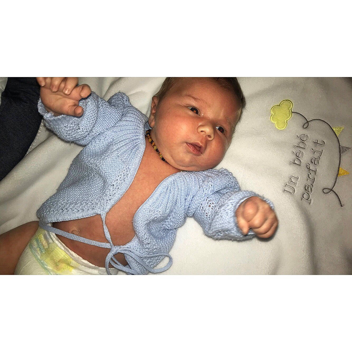 Maël a rejoint le concours — aidez-le/la à gagner de superbes lots ! arm, child, finger, infant, material, person, product, textile, toddler, wool