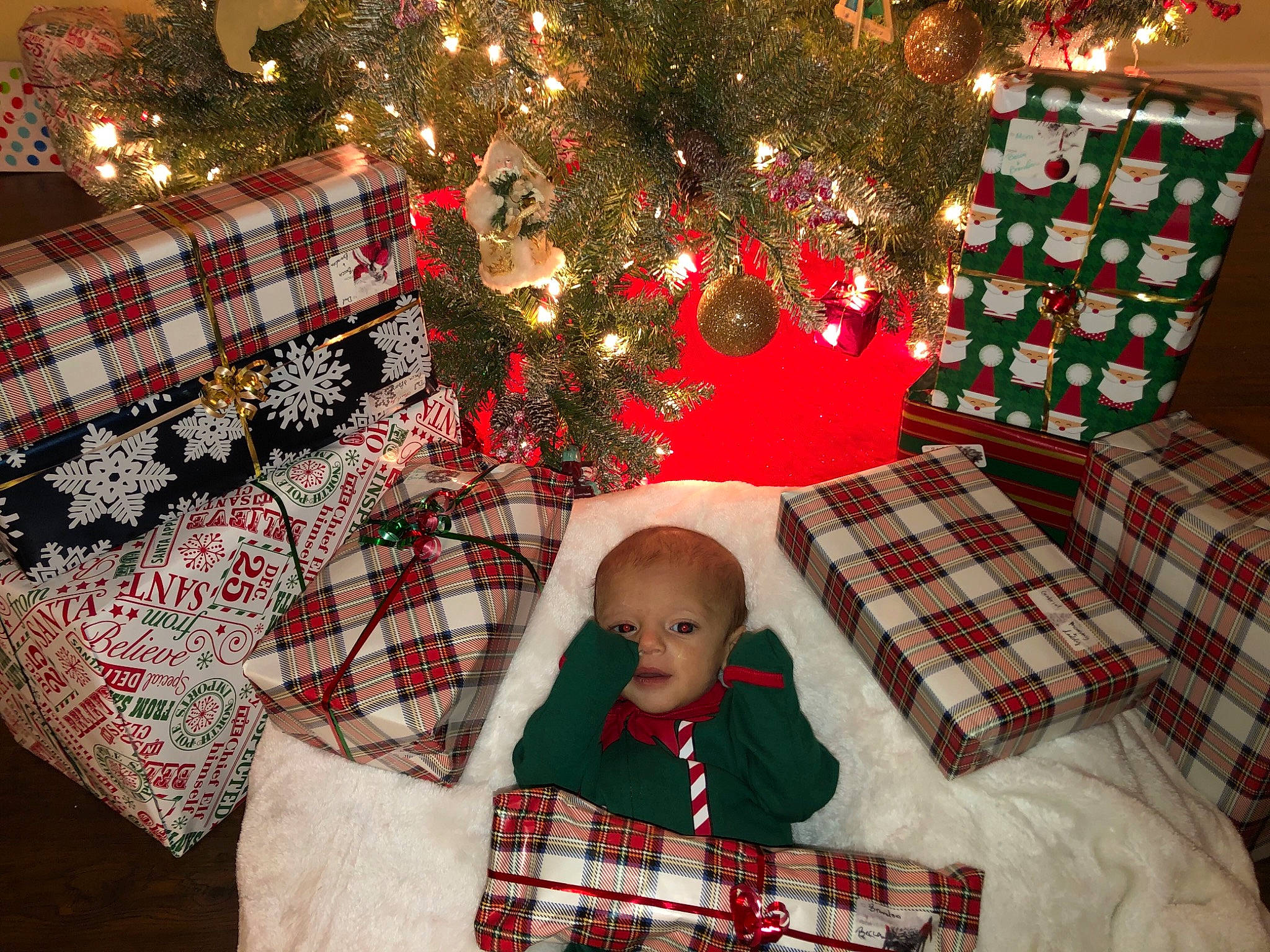 Gabriel joined the competition — help win amazing prizes! christmas, christmas_decoration, christmas_eve, christmas_ornament, christmas_tree, design, event, holiday, holiday_ornament, home, home_accessories, interior_design, pattern, person, plaid, red, tartan, textile, tradition, winter