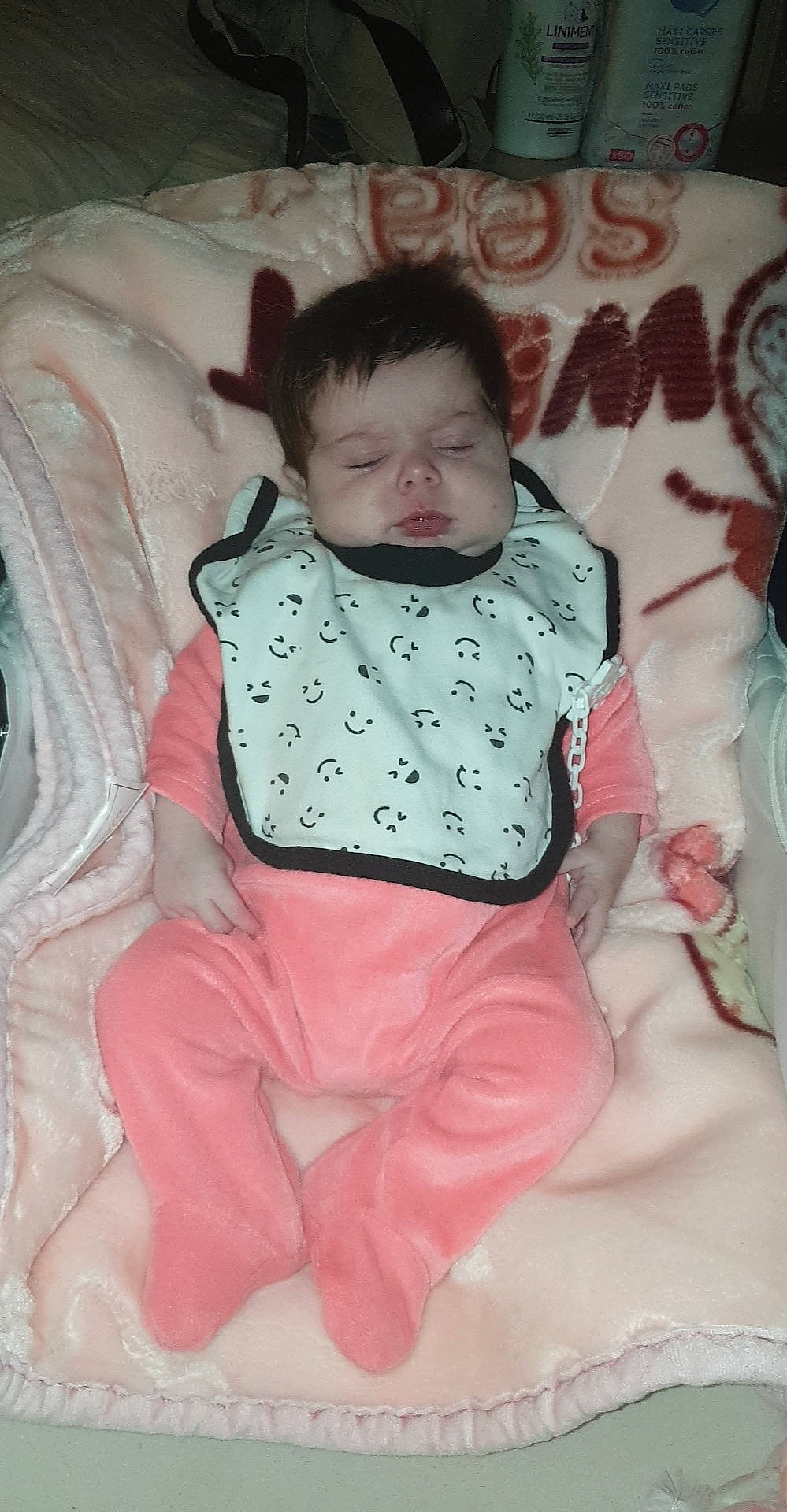 Octavia participe au concours pour gagner de l'argent avec cette photo : baby, bedtime, child, person, pink, sleep