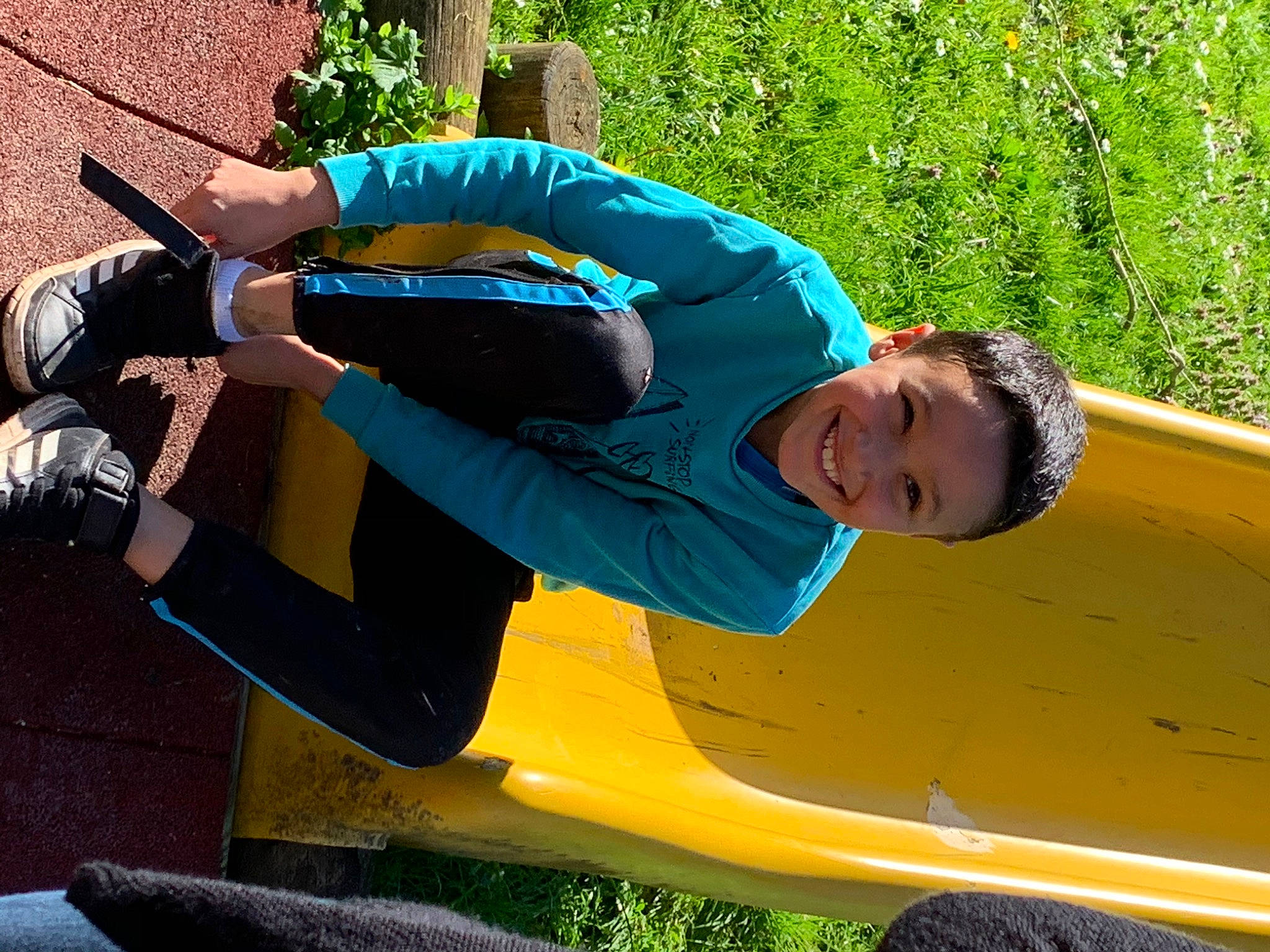 Noha participe au concours pour gagner de l'argent avec cette photo : joy, leisure, person, yellow