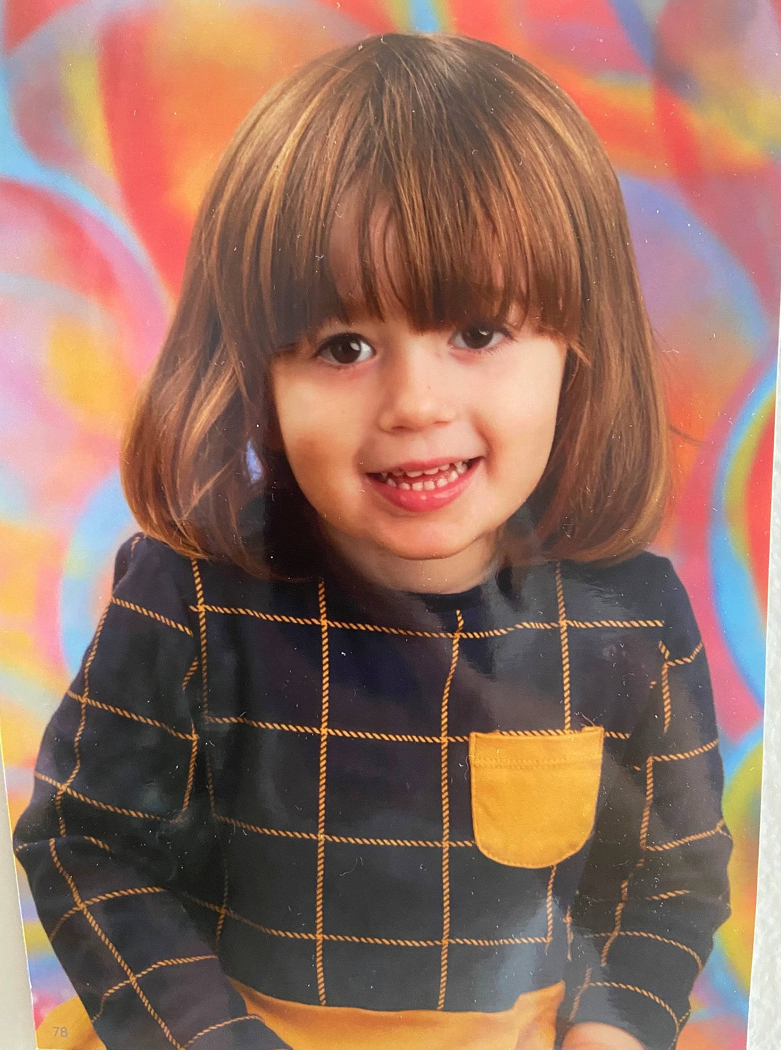 Mia participe au concours pour gagner de l'argent avec cette photo : cheek, chin, cool, eye, eyelash, face, facial_expression, flash_photography, hair, hairstyle, happy, head, iris, joy, lip, nose, outerwear, person, skin, sleeve