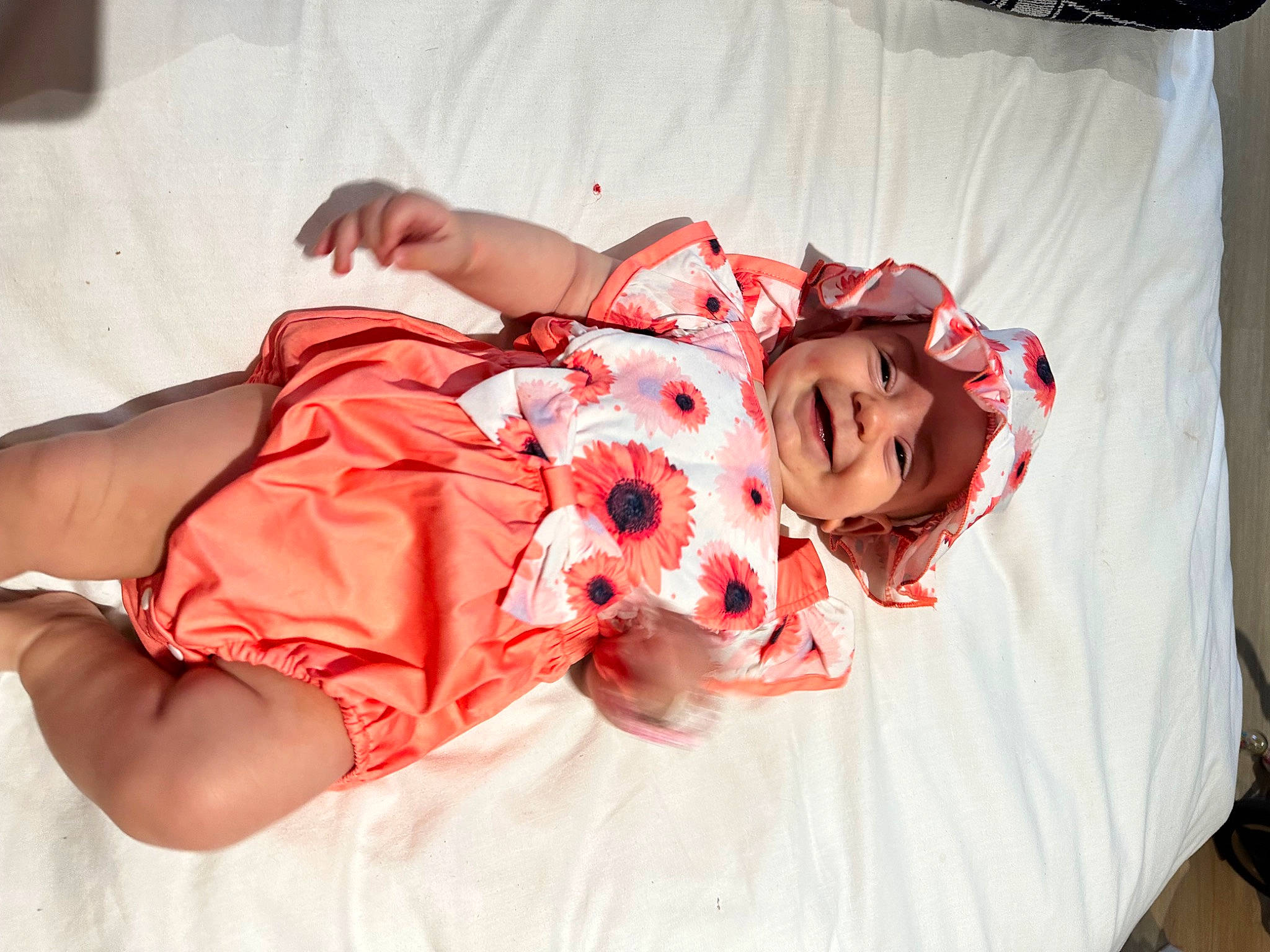 Djenna participe au concours pour gagner de l'argent avec cette photo : abdomen, baby, baby_products, baby_toddler_clothing, child, comfort, event, flesh, happy, headwear, joy, linens, pattern, peach, person, pink, room, rose, sleeve, textile