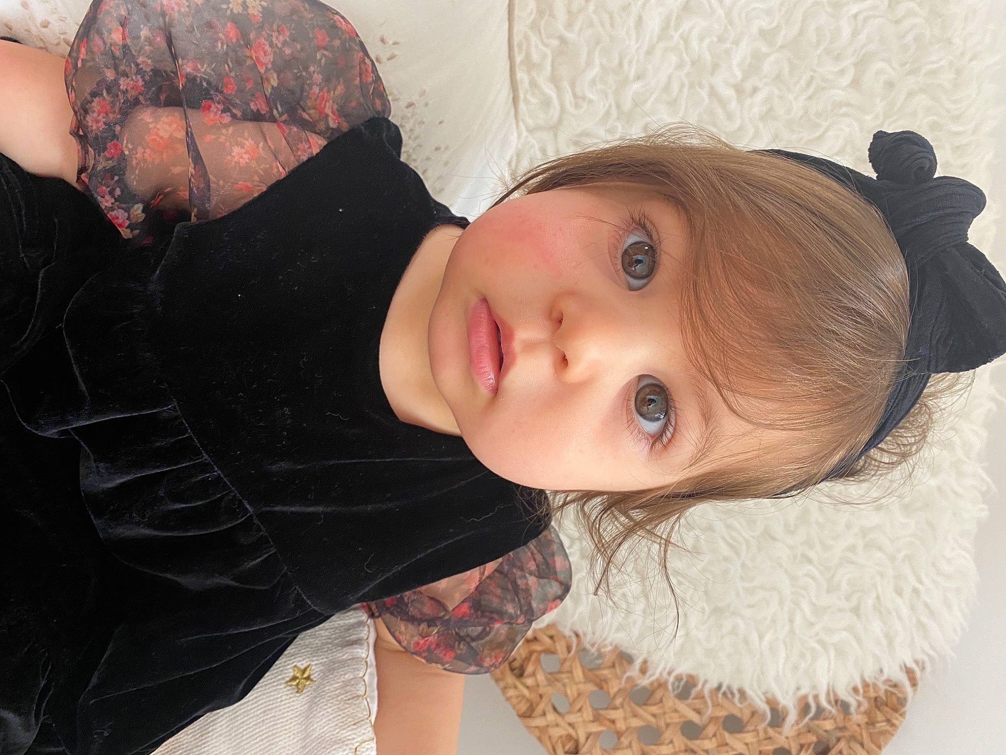 Amelya a rejoint le concours — aidez-le/la à gagner de superbes lots ! cheek, child, chin, eye, eyebrow, eyelash, face, fun, happy, head, headgear, iris, lip, neck, nose, outerwear, person, skin, sleeve, toddler