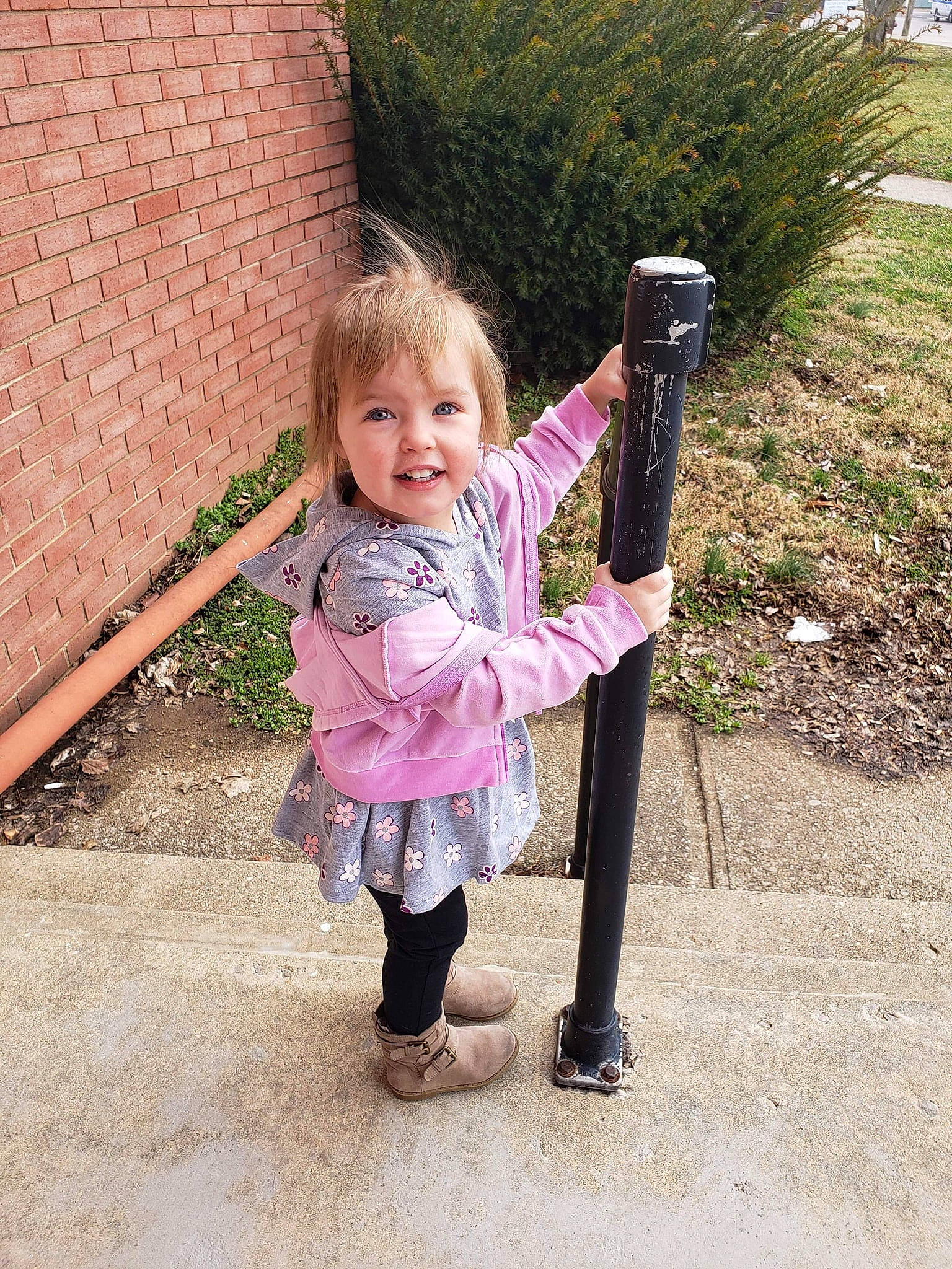 Alise is registered to the contest to win money with this photo: child, child_model, joy, person, pink, plant, play, product, smile, toddler, tree, vacation