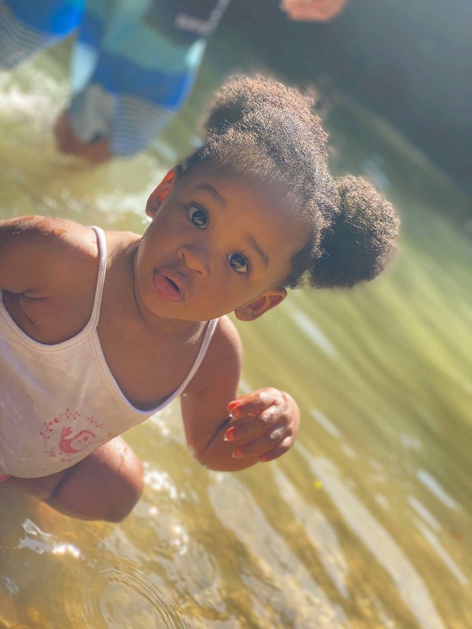 Alyah a rejoint le concours — aidez-le/la à gagner de superbes lots ! child, fun, happy, leisure, person, photography, play, smile, summer, vacation, water