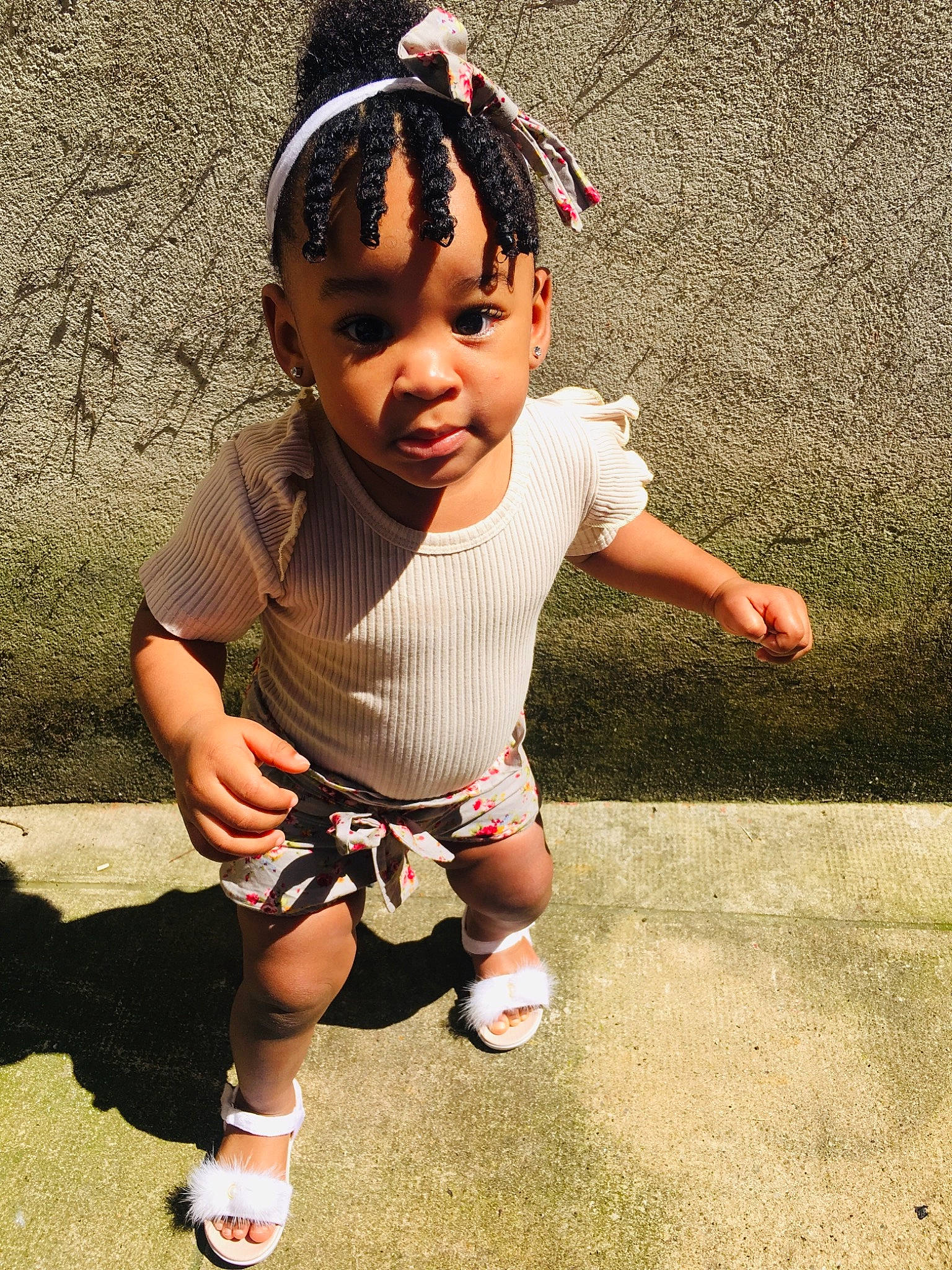 Alyah a rejoint le concours — aidez-le/la à gagner de superbes lots ! baby, cheek, child, cool, fun, hair, hairstyle, happy, head, nose, people, person, photography, pink, plant, play, skin, smile, t_shirt, toddler