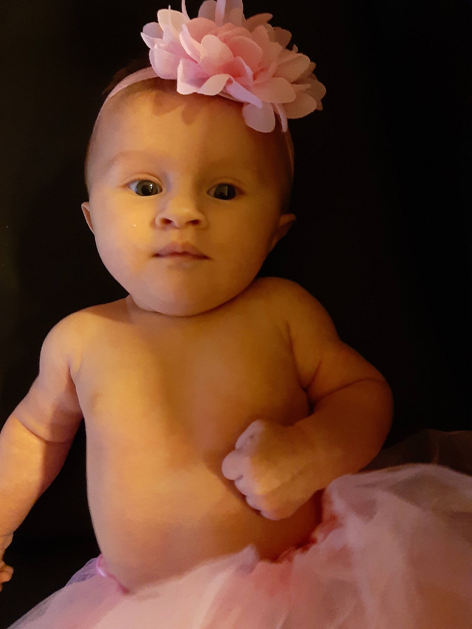 Zoé a rejoint le concours — aidez-le/la à gagner de superbes lots ! cheek, child, girl, hair_accessory, headband, infant, person, pink, skin, toddler