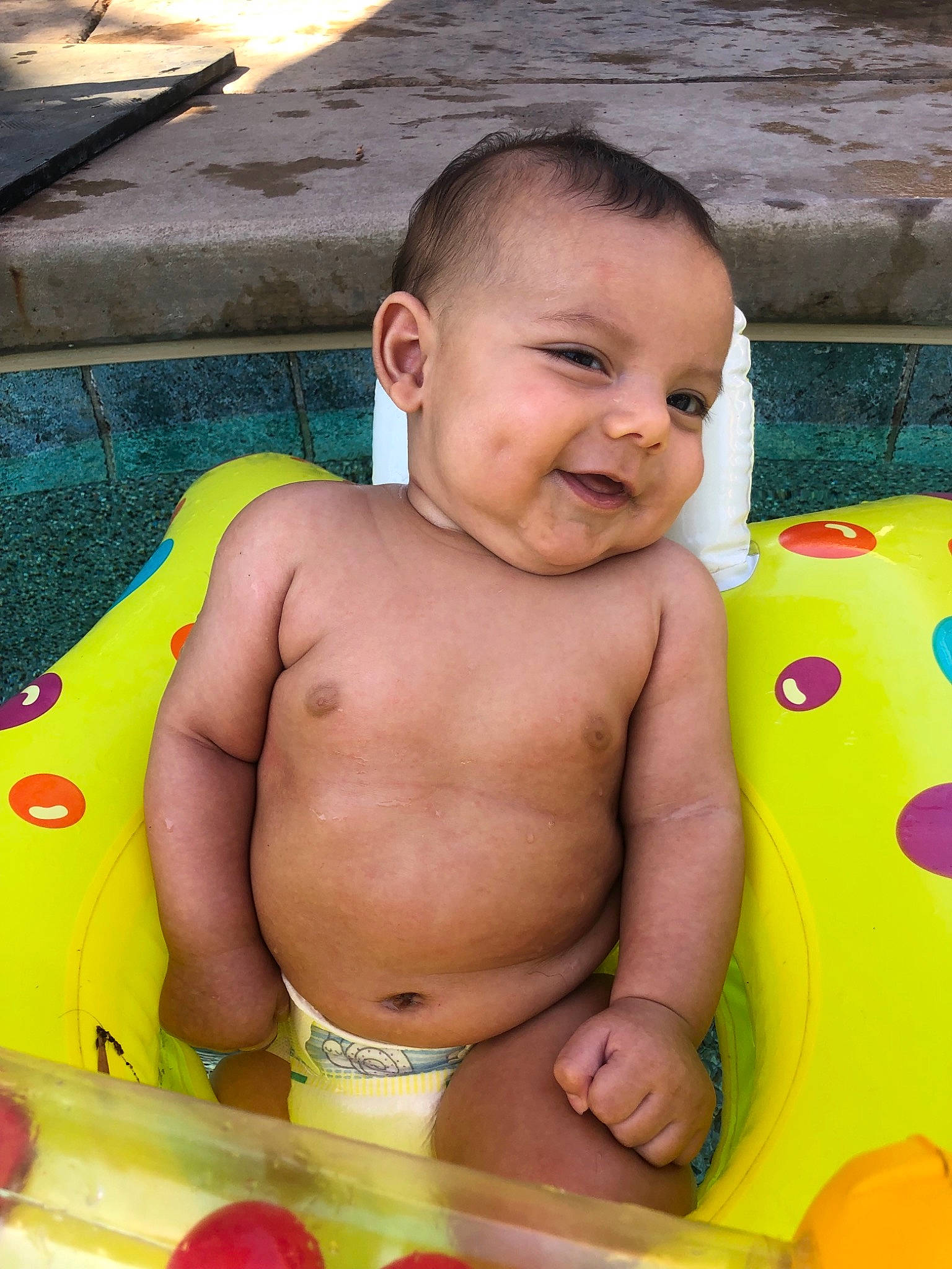 Cristiano is registered to the contest to win money with this photo: baby, baby_bathing, baby_products, barechested, bathing, chest, child, fun, leisure, neck, person, play, product, skin, smile, stomach, summer, toddler, vacation, yellow