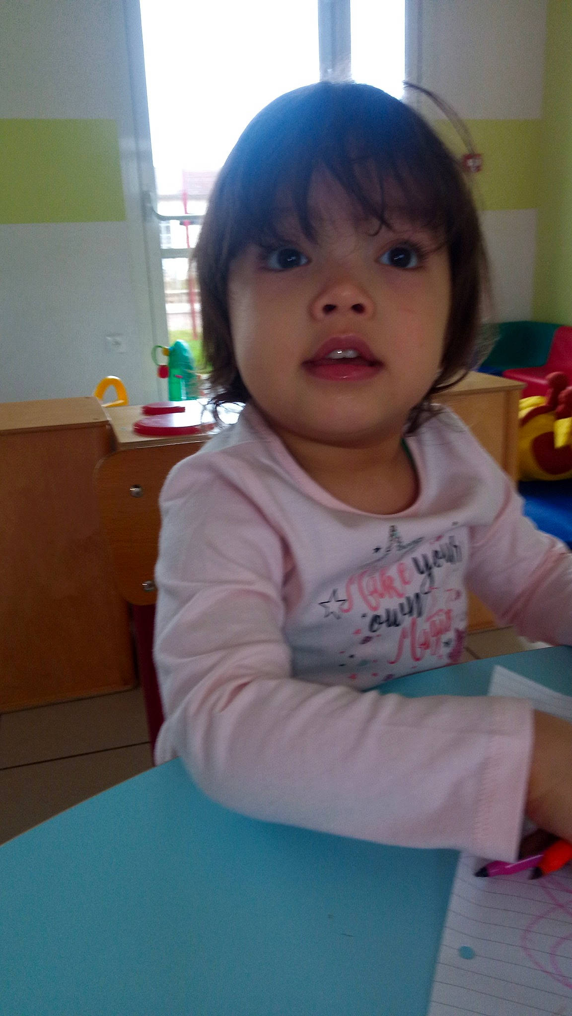 Ariana participe au concours pour gagner de l'argent avec cette photo : baby, baby_toddler_clothing, bangs, black_hair, cheek, child, eye, eyebrow, eyelash, hair_accessory, headband, headpiece, iris, lip, mouth, person, skin, toddler