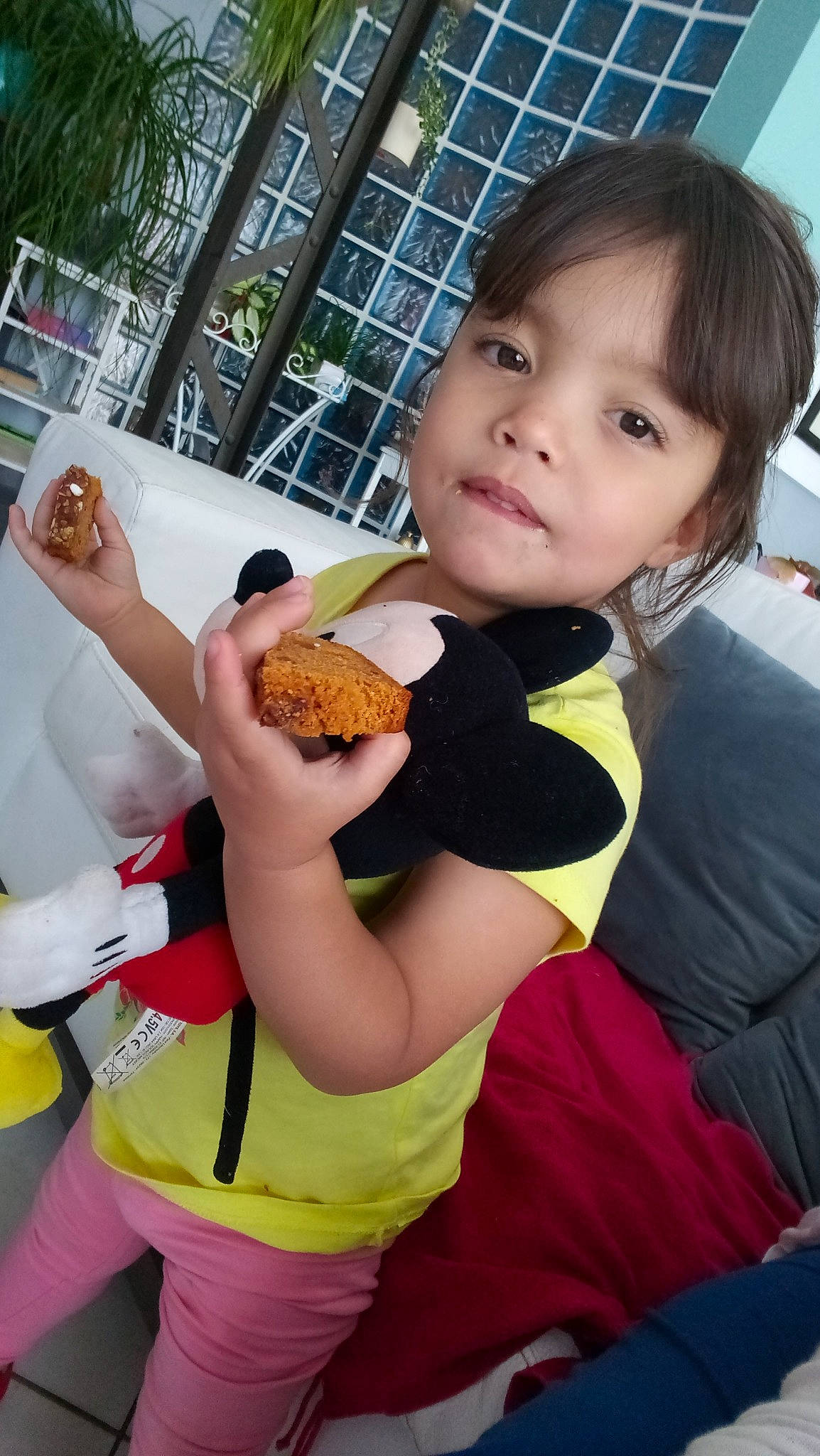 Ariana a rejoint le concours — aidez-le/la à gagner de superbes lots ! baked_goods, breakfast, bun, comfort_food, cuisine, delicacy, dessert, dish, eating, fast_food, finger_food, food, food_craving, meal, person, plate, recipe, sandwich, snack, staple_food