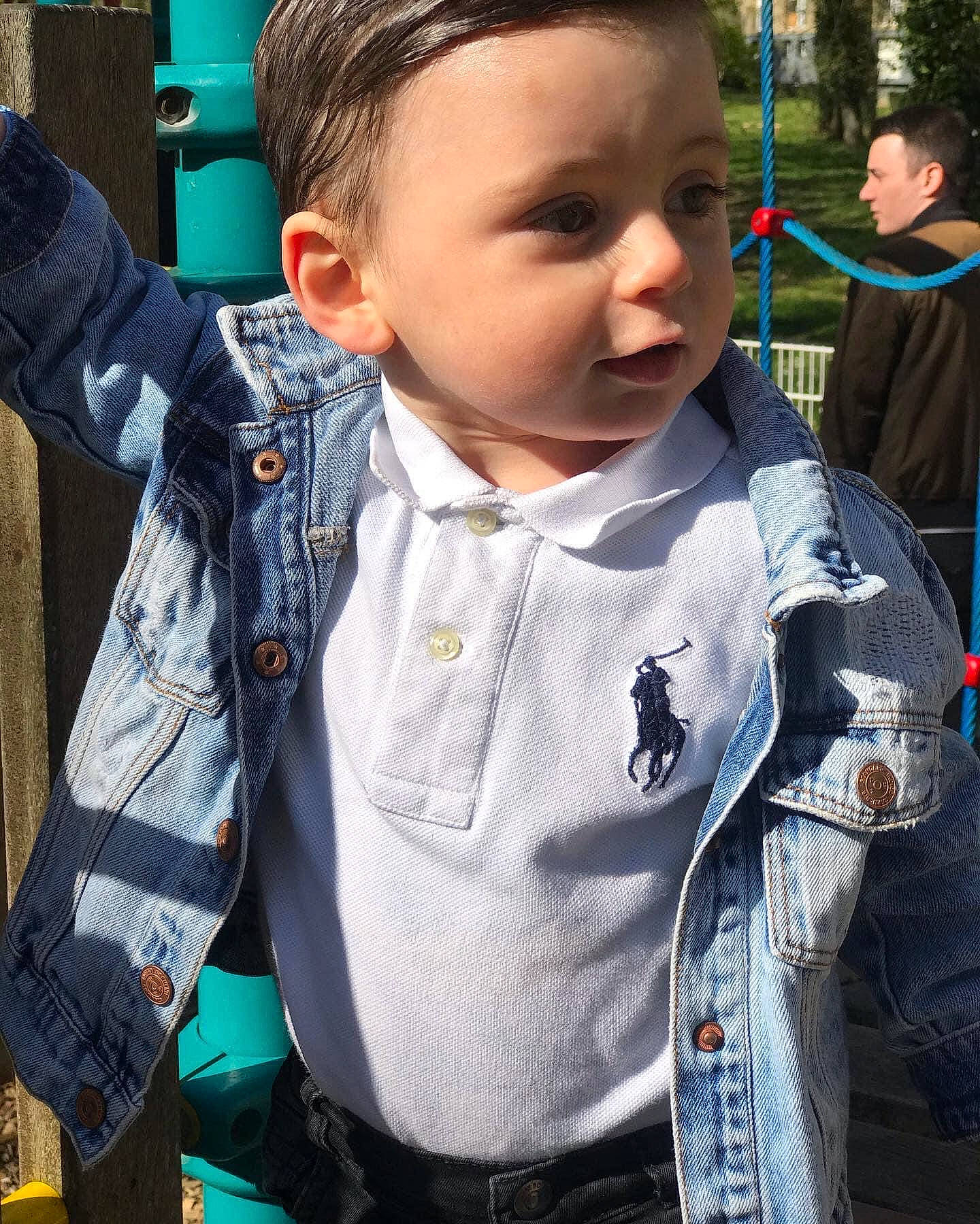 Ethan participe au concours pour gagner de l'argent avec cette photo : child, jacket, jeans, outerwear, person, toddler
