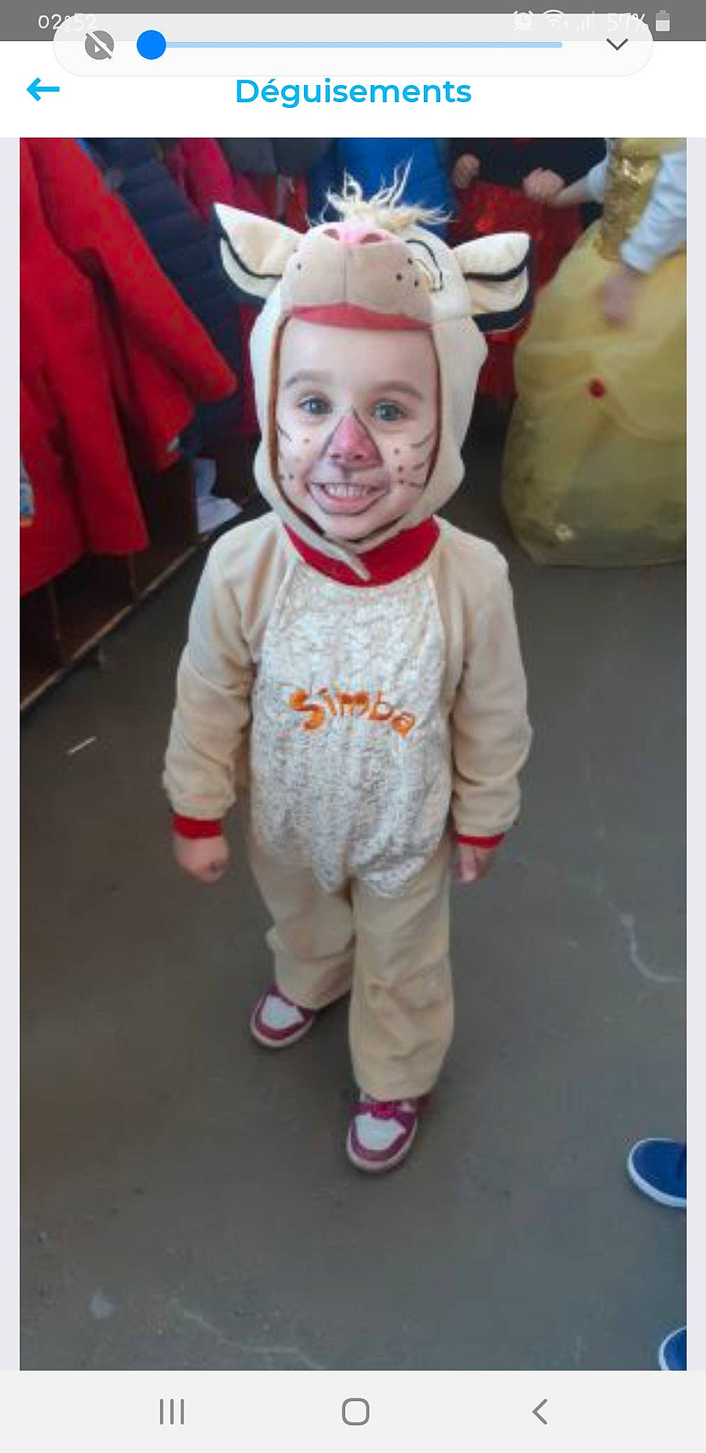 Noëlyne participe au concours pour gagner de l'argent avec cette photo : baby, child, christmas, christmas_eve, costume_hat, event, face, fictional_character, fun, fur, happy, headwear, holiday, human_body, joy, laugh, mascot, person, pink, sleeve