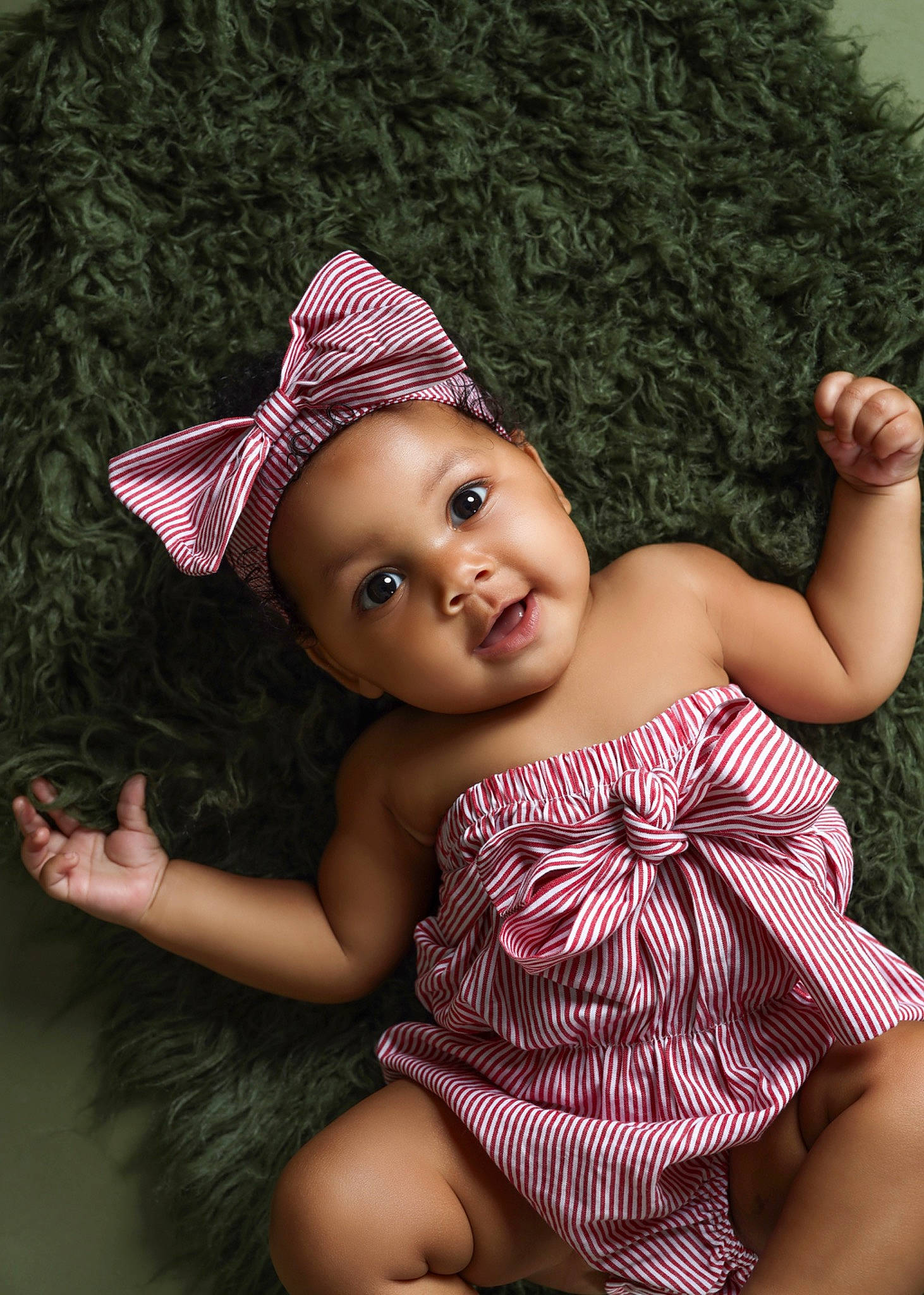 Makenna joined the competition — help win amazing prizes! cap, facial_expression, fedora, finger, flash_photography, fun, grass, happy, hat, headgear, headwear, human_body, leaf, lip, organ, person, pink, plant, skin, smile