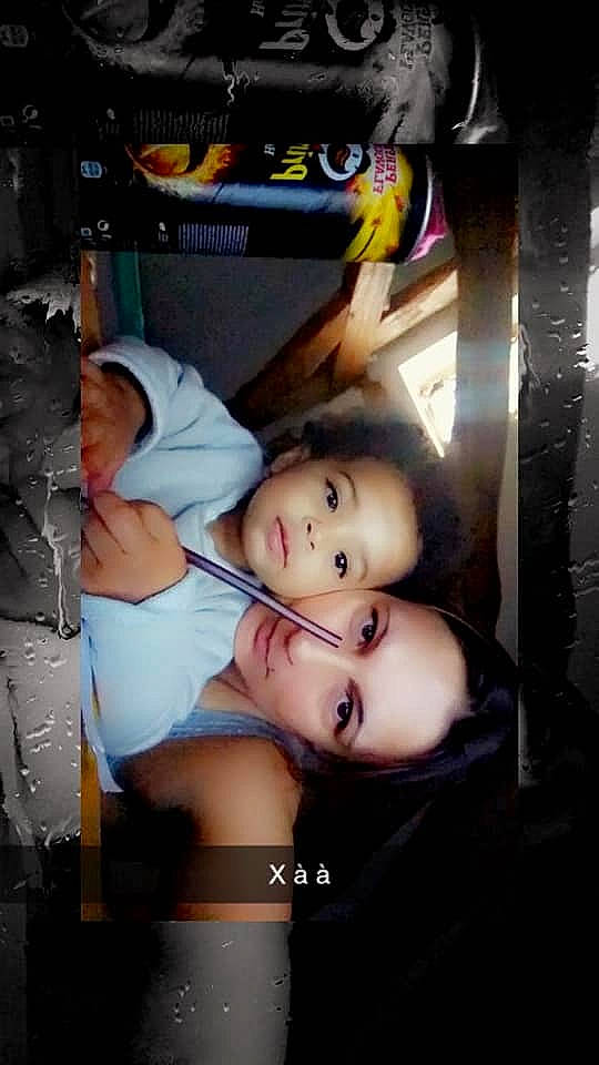 Soukaina a rejoint le concours — aidez-le/la à gagner de superbes lots ! abdomen, audio_equipment, auto_part, automotive_lighting, baby, baby_carriage, baby_products, bag, car_seat, chest, child, comfort, eyelash, fun, person, room, toddler, trunk