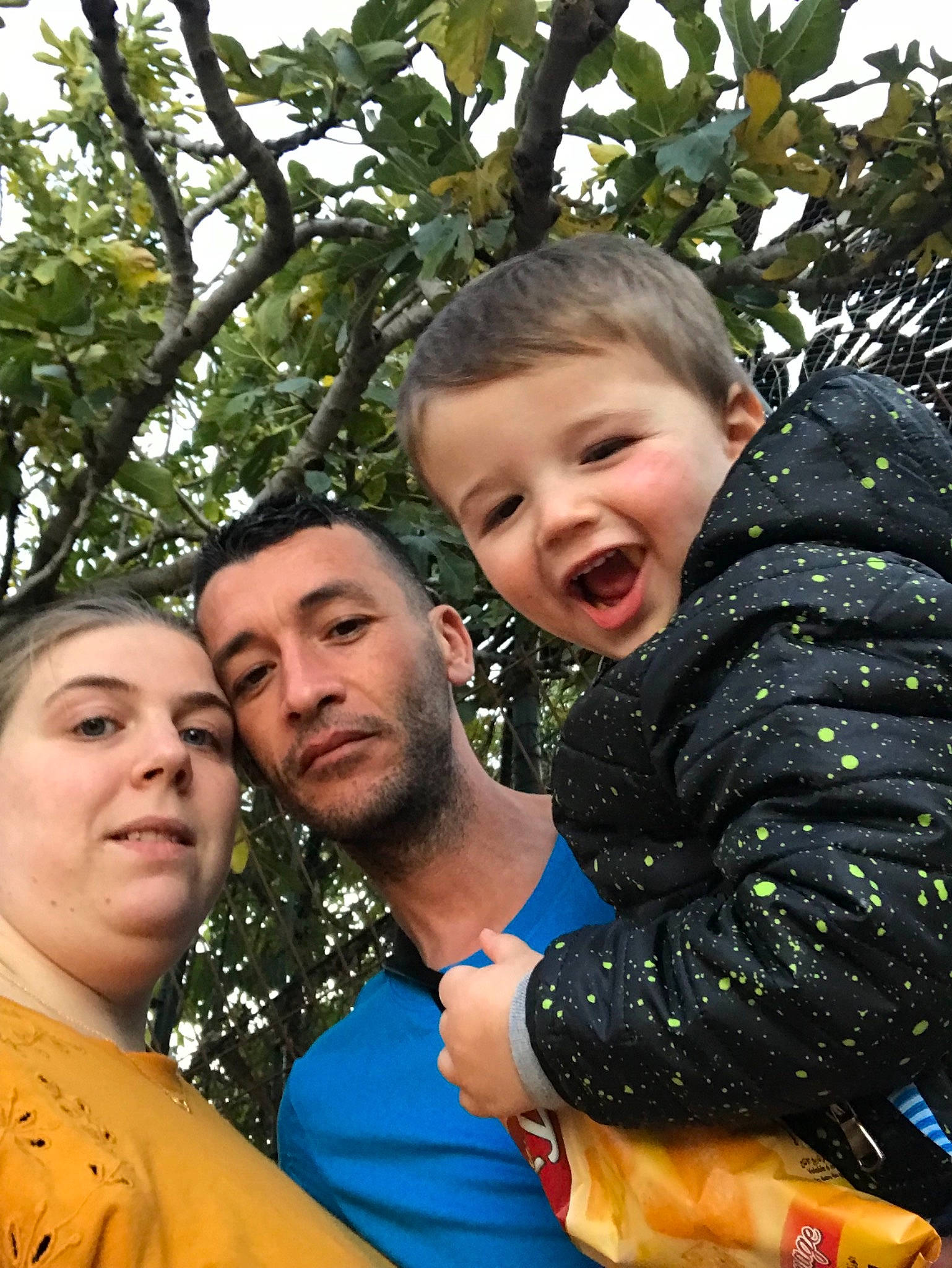 Johanna Rigault participe au concours pour gagner de l'argent avec cette photo : boy, child, day, emotion, facial_expression, family, friendship, fun, girl, happiness, headwear, human, laughter, male, man, people, person, plant, smile, tree