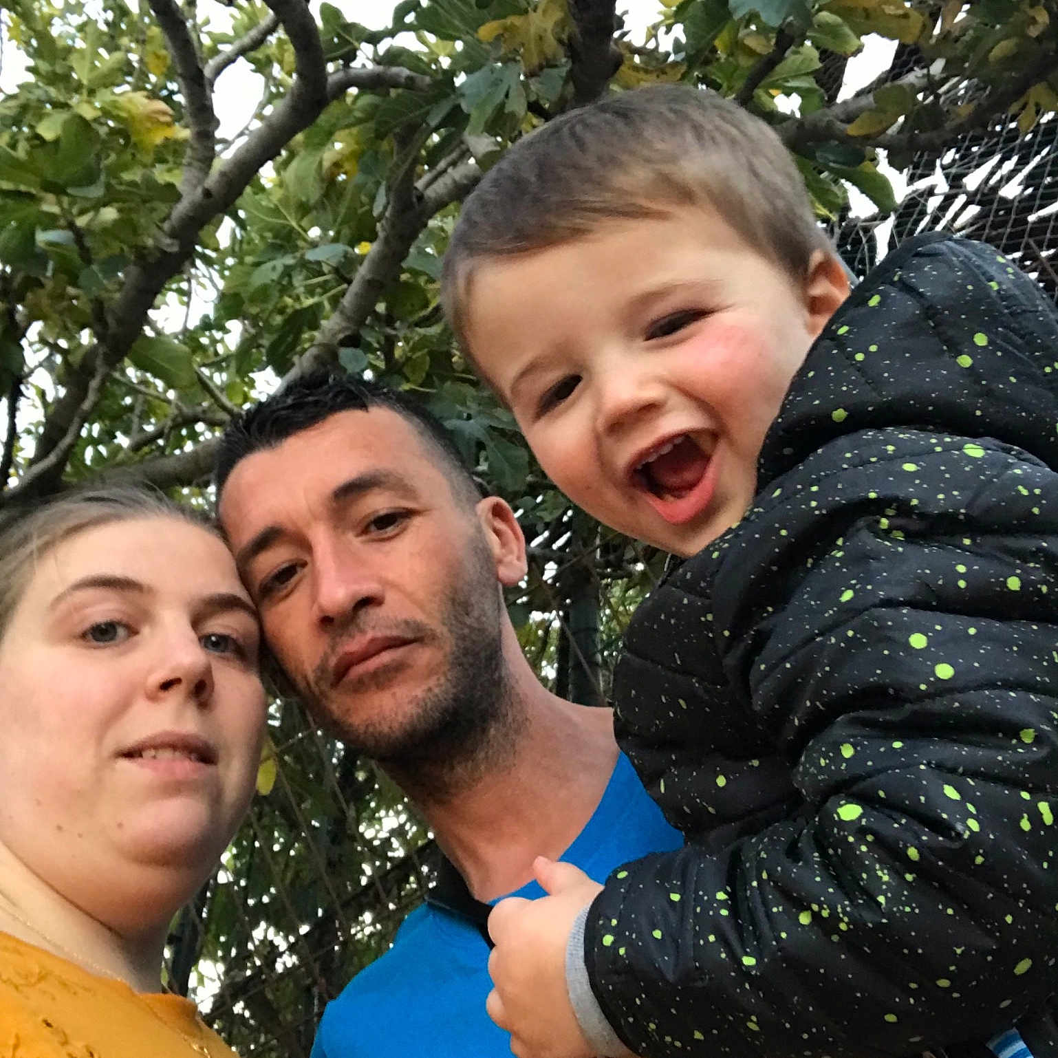 Johanna Rigault participe au concours pour gagner de l'argent avec cette photo : boy, child, day, emotion, facial_expression, family, friendship, fun, girl, happiness, headwear, human, laughter, male, man, people, person, plant, smile, tree