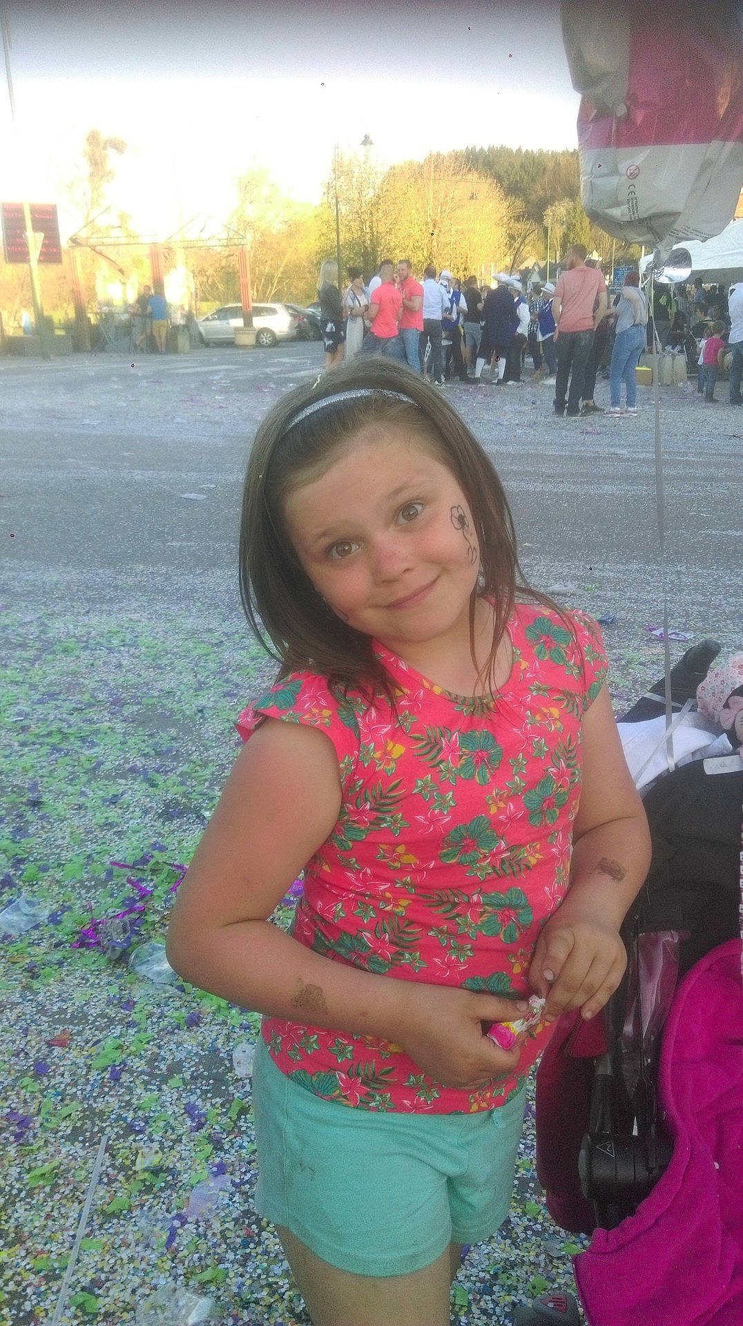 Chanel participe au concours pour gagner de l'argent avec cette photo : abdomen, beauty, child, day, dress, facial_expression, girl, human_body, image, joy, lady, people, person, skin, smile, toddler