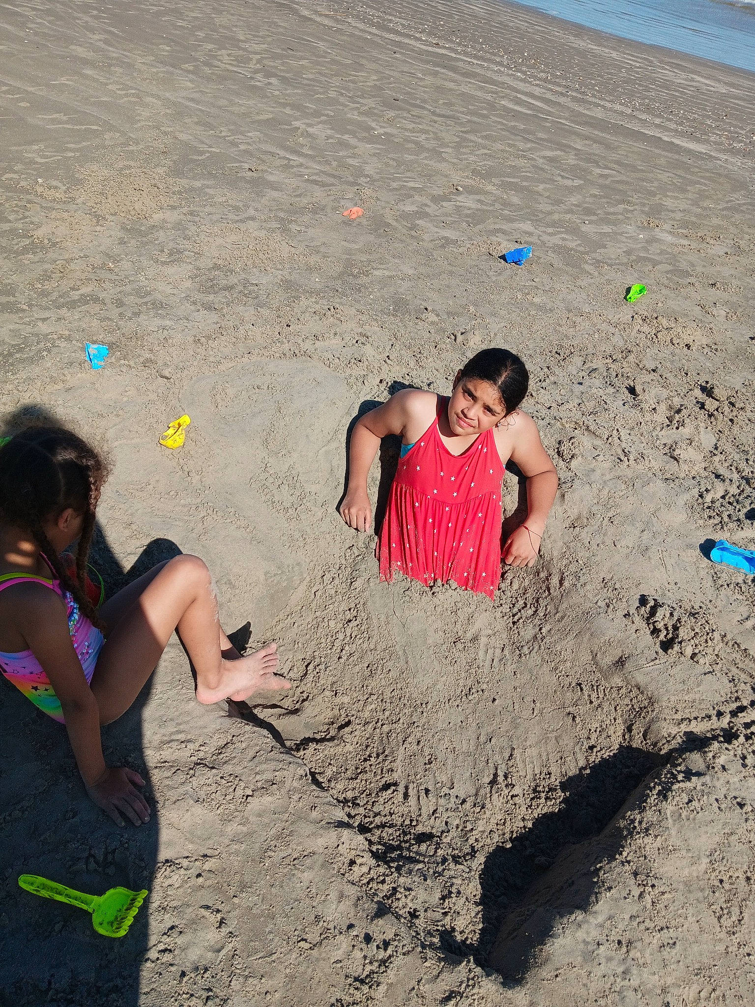 Katelynn joined the competition — help win amazing prizes! adaptation, asphalt, beach, fun, gesture, happy, landscape, leisure, morning, natural_environment, people_in_nature, people_on_beach, person, play, recreation, sand, shadow, soil, summer, t_shirt