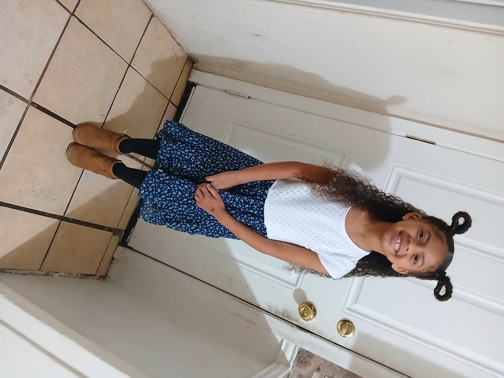 Mialynn is registered to the contest to win money with this photo: automotive_exterior, cleanliness, comfort, elbow, electric_blue, floor, flooring, fun, hardwood, human_leg, joint, joy, knee, leg, leisure, pattern, person, thigh, trunk, waist