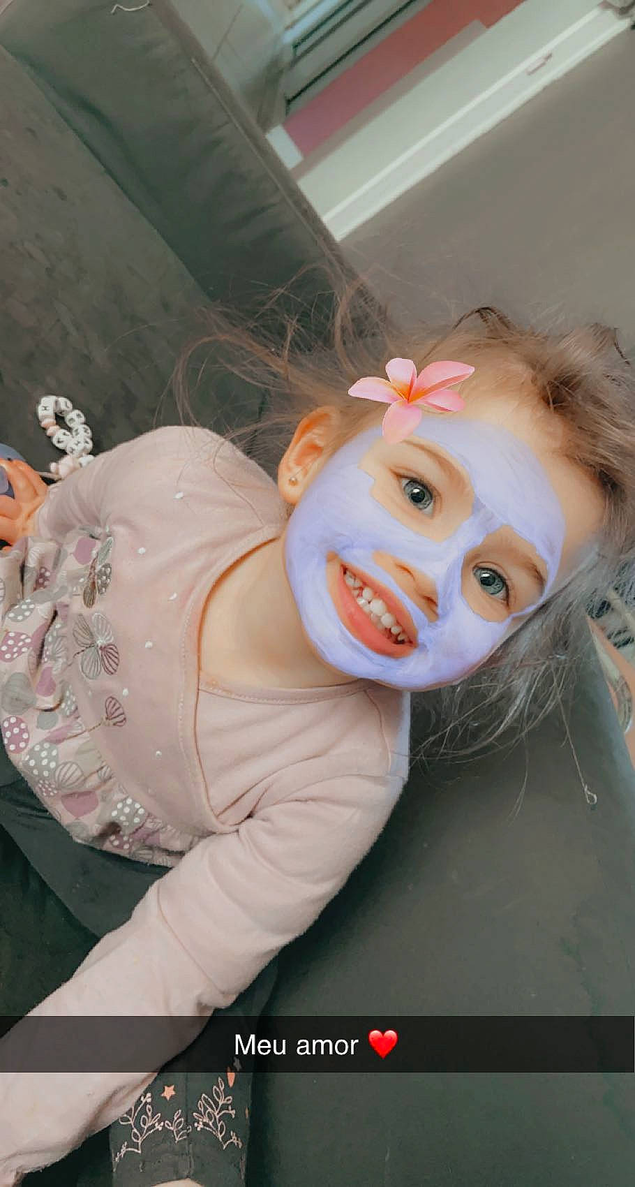 Maria Helena a rejoint le concours — aidez-le/la à gagner de superbes lots ! baby, baby_toddler_clothing, brown_hair, cheek, child, chin, ear, eyebrow, eyelash, flash_photography, fun, fur, happy, iris, joy, lip, mouth, nose, person, pink