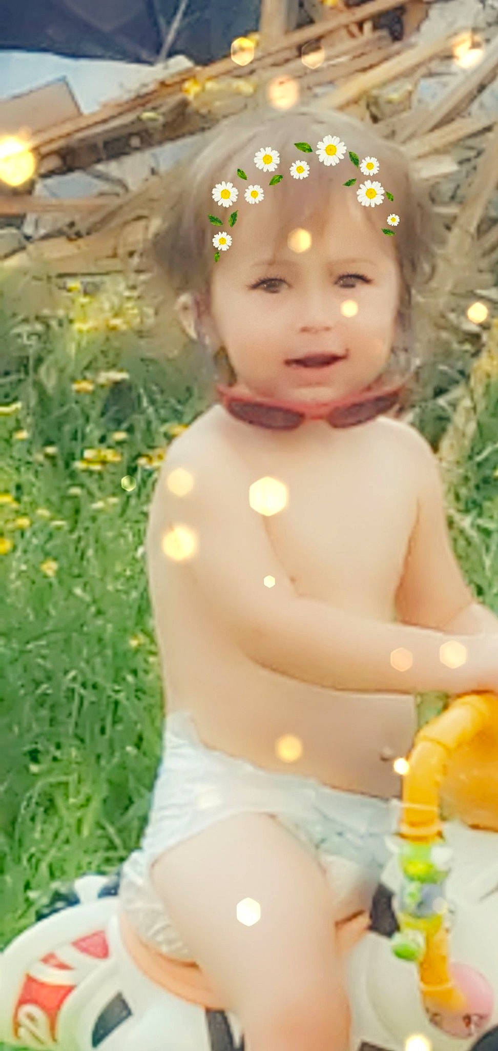 Helena participe au concours pour gagner de l'argent avec cette photo : baby, child, child_model, fashion_accessory, fawn, grass, hair_accessory, happy, headband, headgear, headwear, person, photography, plant, play, skin, smile, summer, toddler, yellow