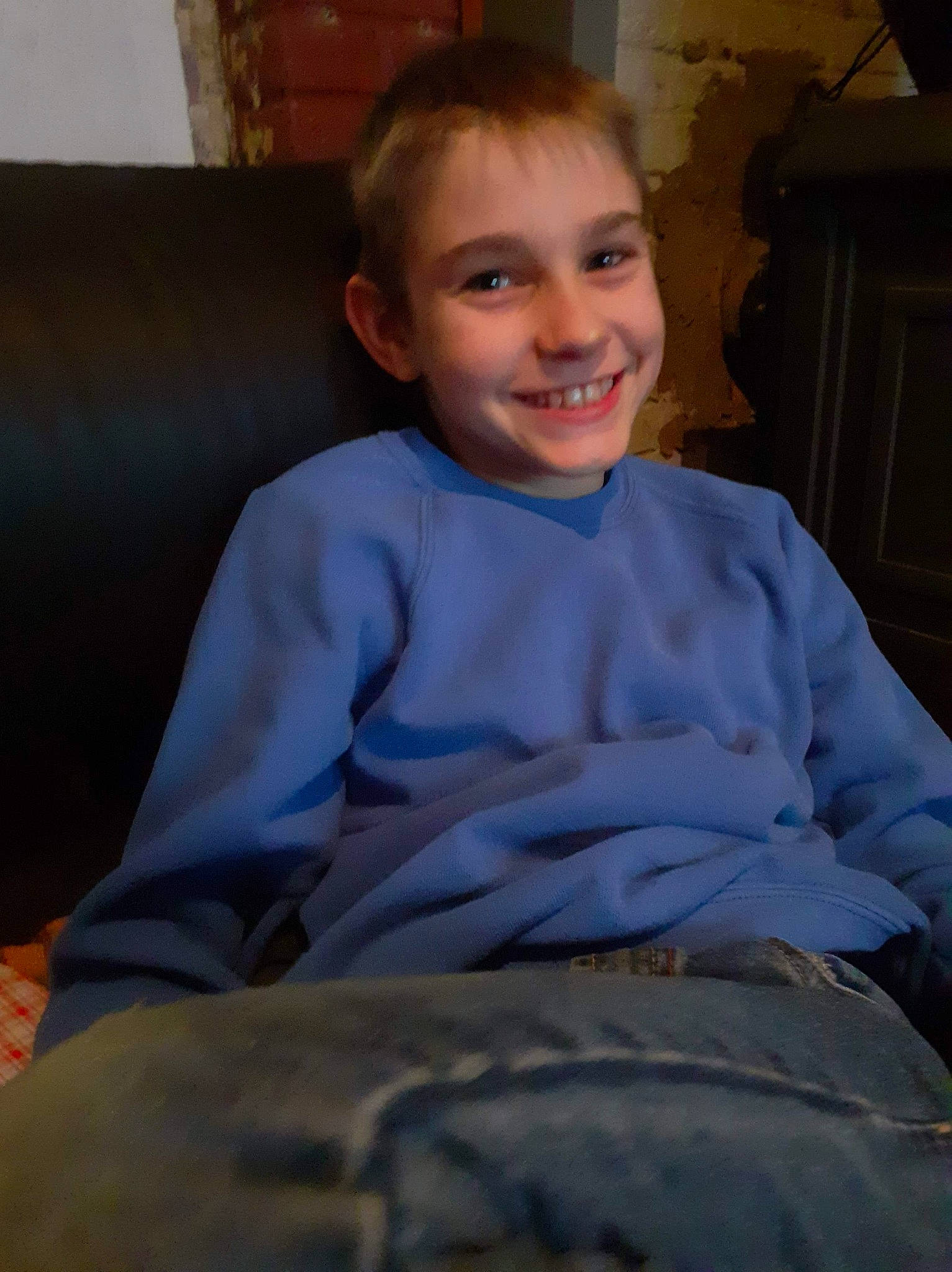 Franz participe au concours pour gagner de l'argent avec cette photo : cheek, child, face, joy, person, portrait, sitting, smile