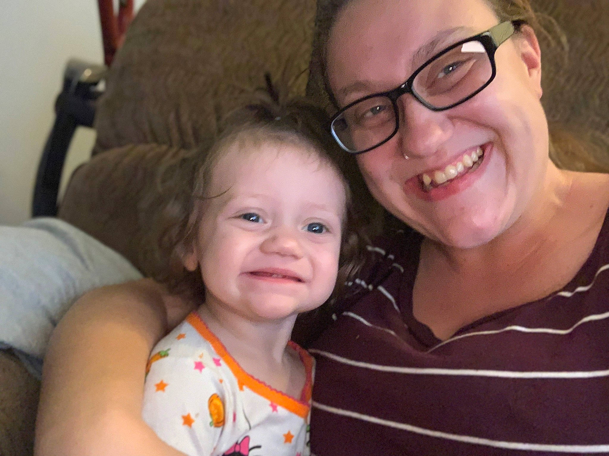 Brynnlee is registered to the contest to win money with this photo: child, daughter, ear, eye, eyewear, face, fun, glasses, happy, head, iris, joy, mother, nose, people, person, photography, selfie, sibling, skin