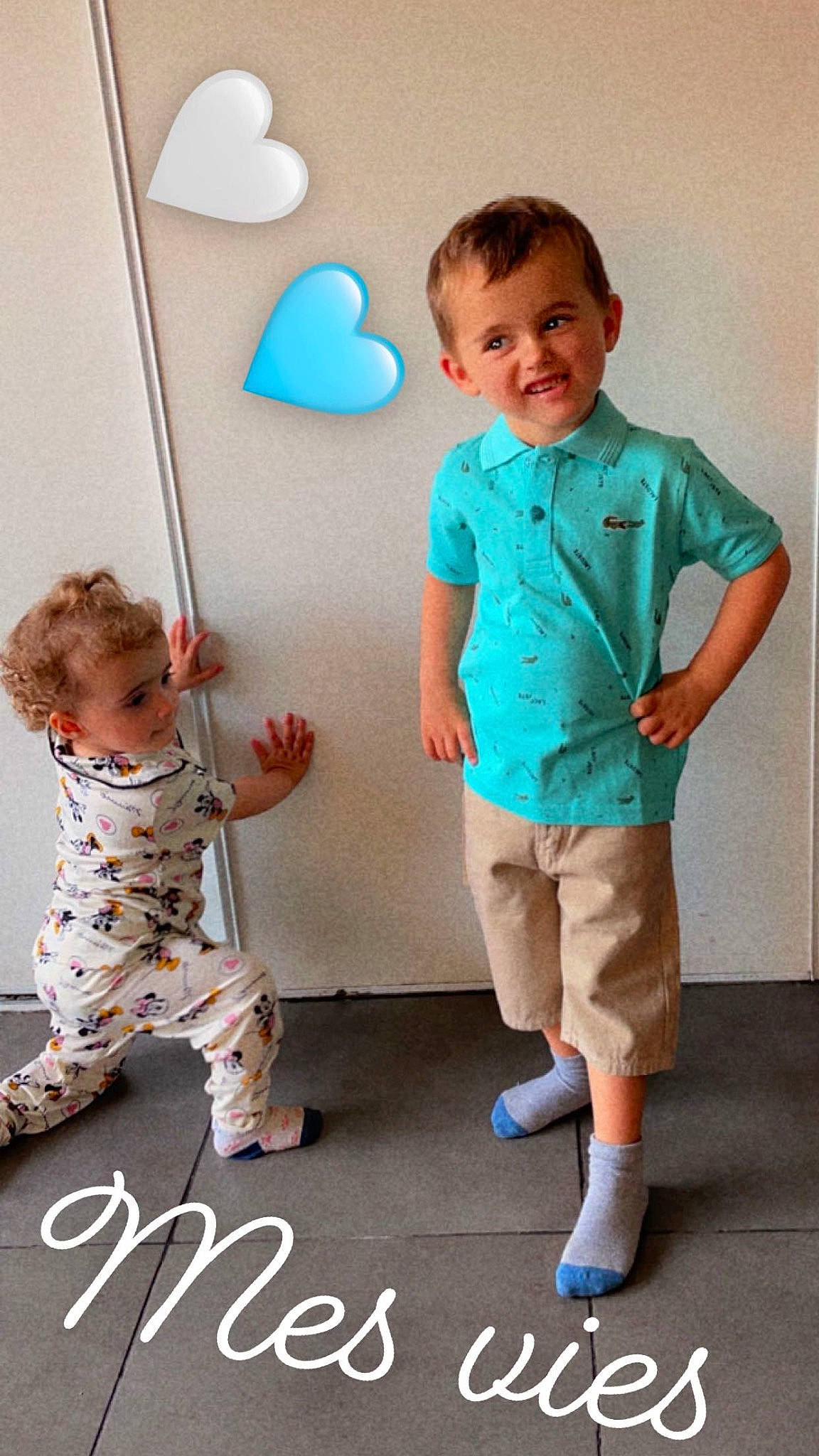 Catalia a rejoint le concours — aidez-le/la à gagner de superbes lots ! baby_toddler_clothing, facial_expression, gesture, happy, human, human_body, joint, joy, knee, leg, person, pink, product, shoe, shorts, sleeve, smile, standing, t_shirt, textile