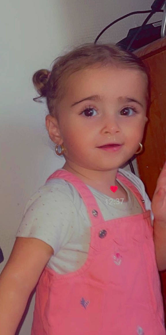 Catalia a rejoint le concours — aidez-le/la à gagner de superbes lots ! arm, baby_toddler_clothing, cheek, chin, ear, eyebrow, eyelash, forehead, hand, happy, iris, joint, lip, mouth, neck, nose, person, shoulder, skin, sleeve